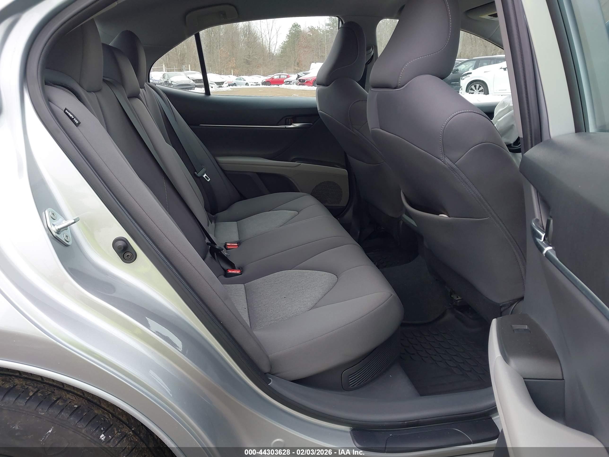 TOYOTA CAMRY image 8