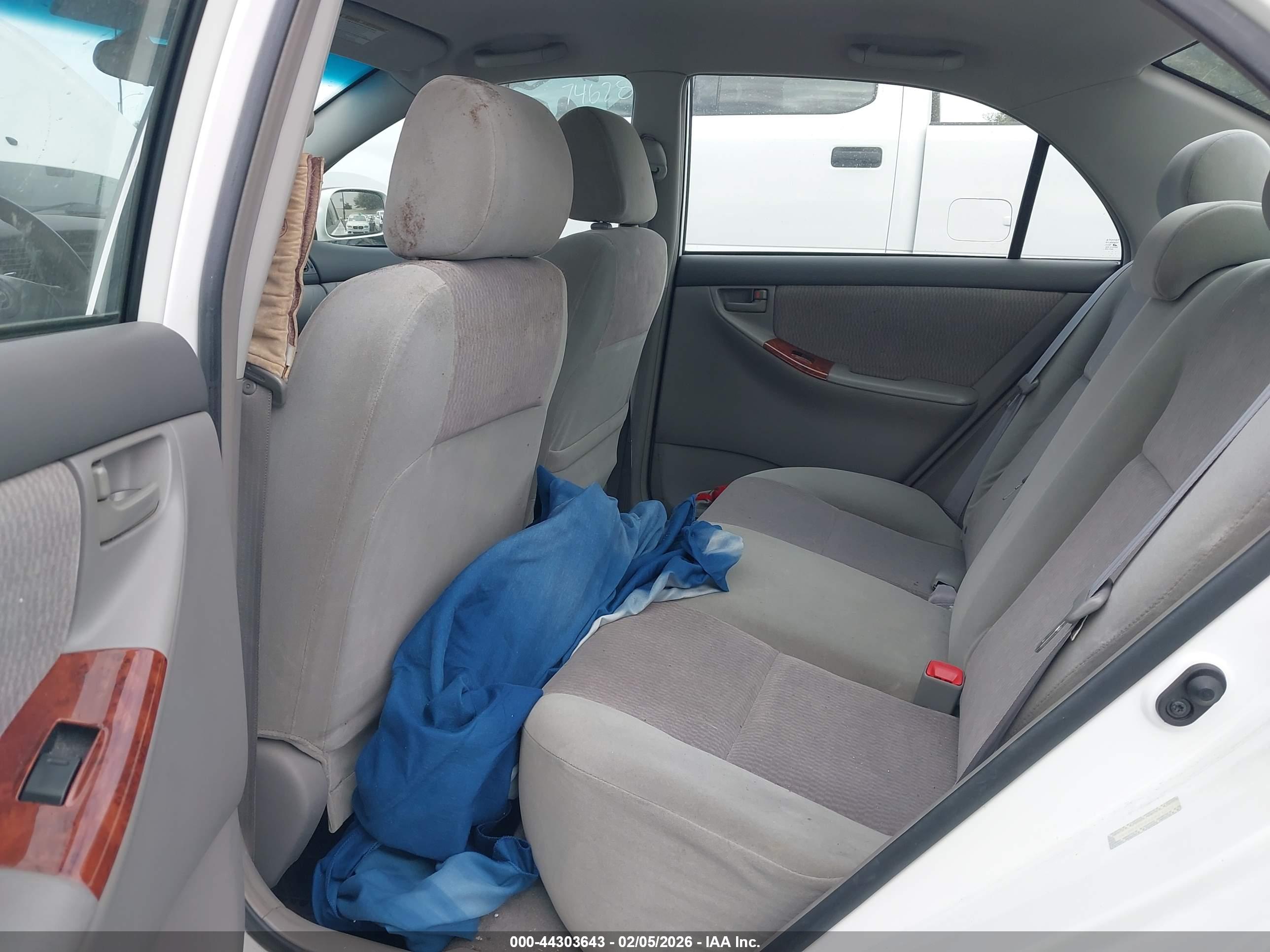 TOYOTA COROLLA image 8