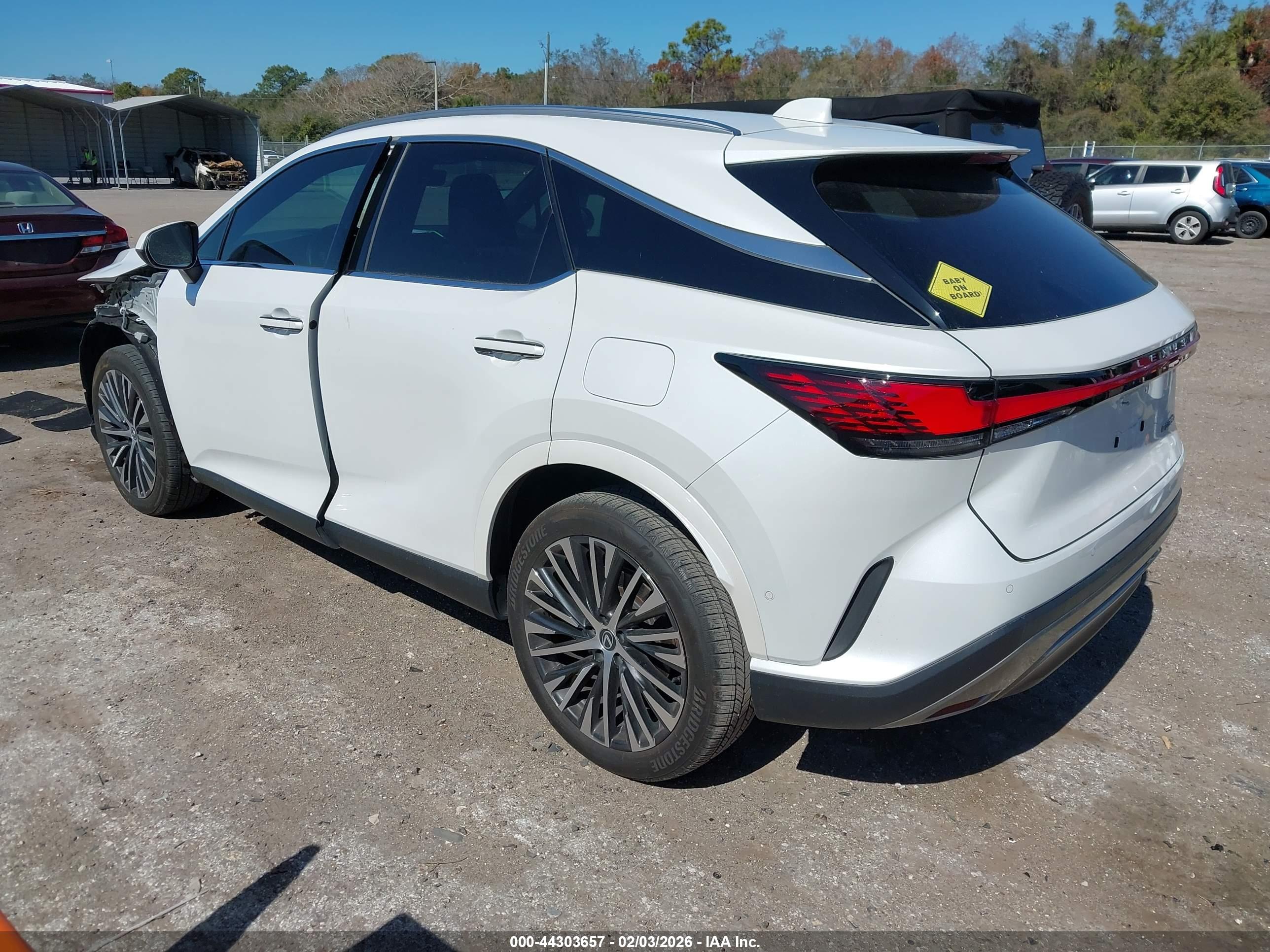 LEXUS RX image 3
