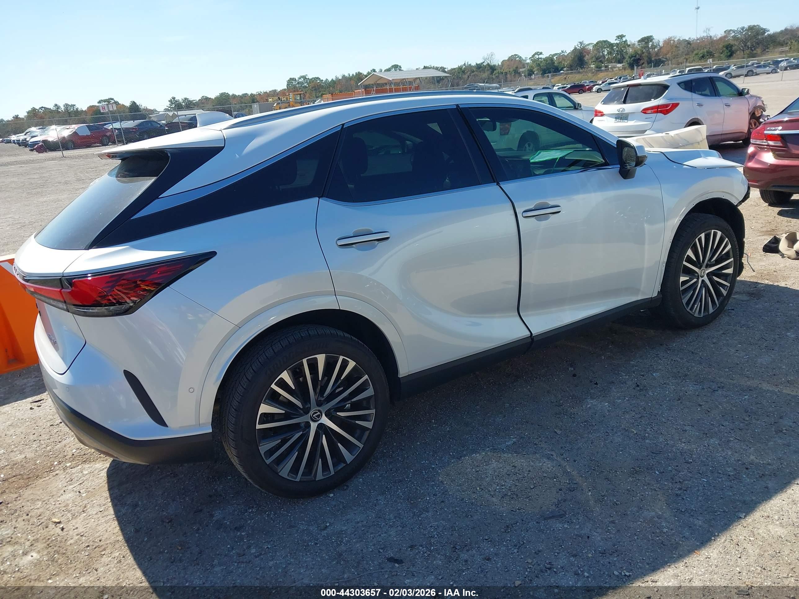 LEXUS RX image 4