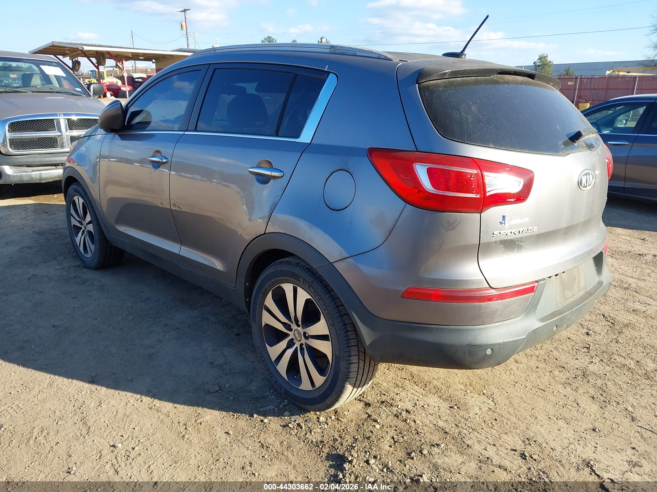 KIA SPORTAGE image 3