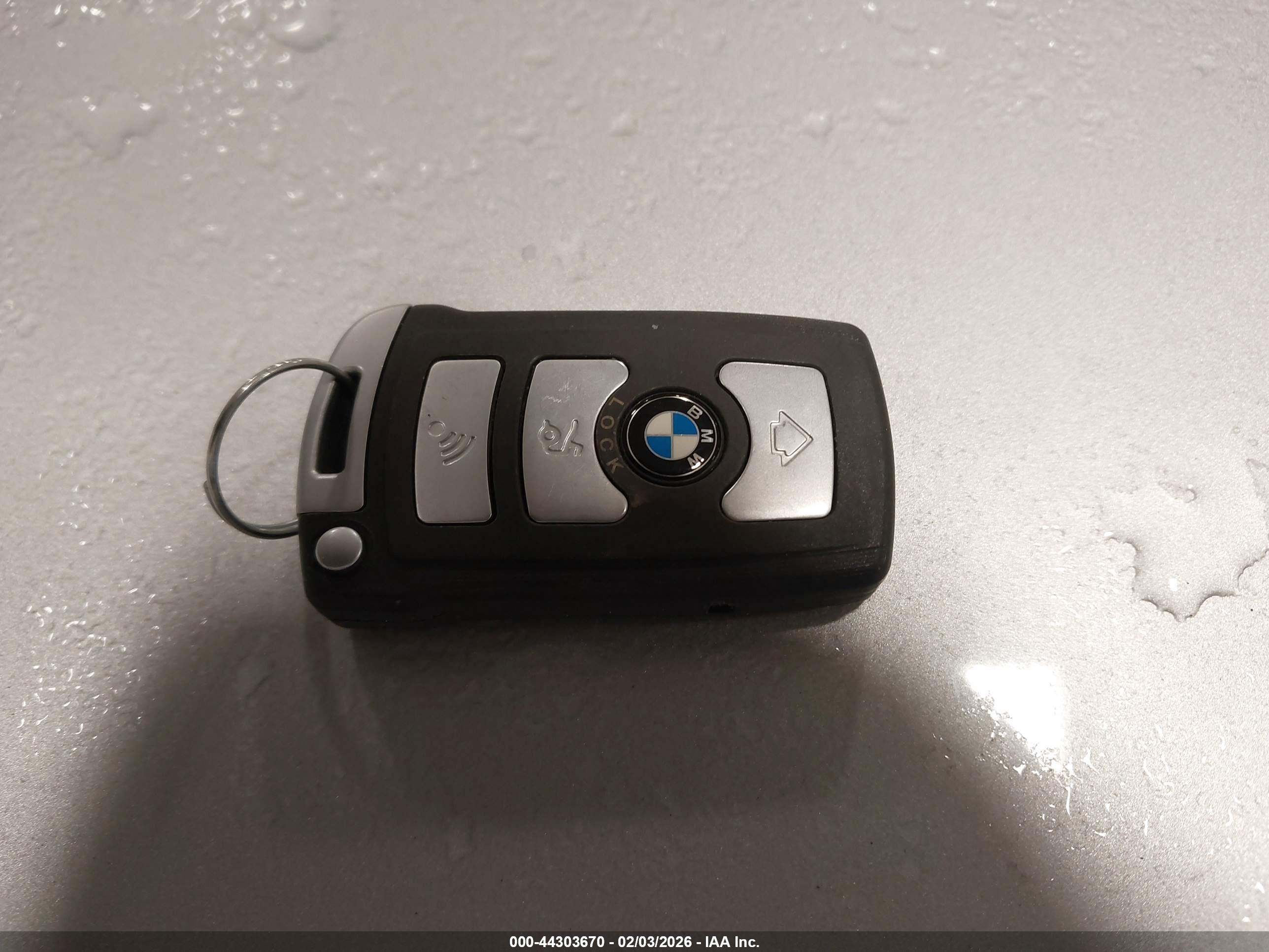 BMW 750I image 11