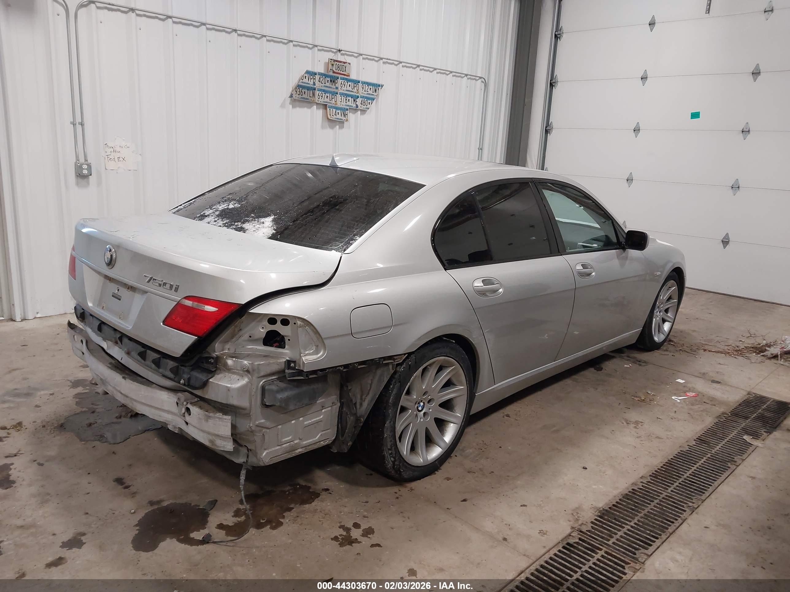 BMW 750I image 4
