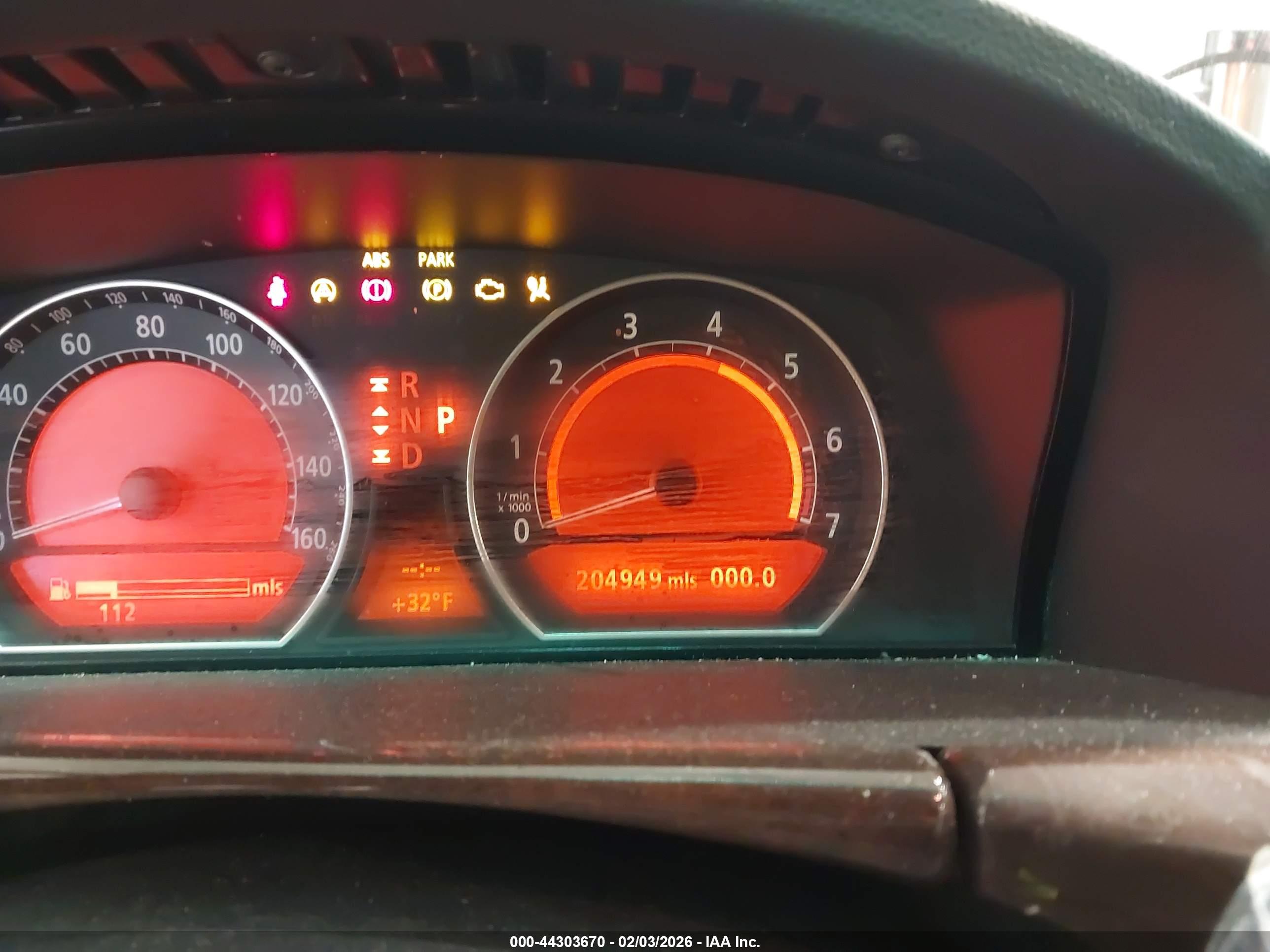 BMW 750I image 7