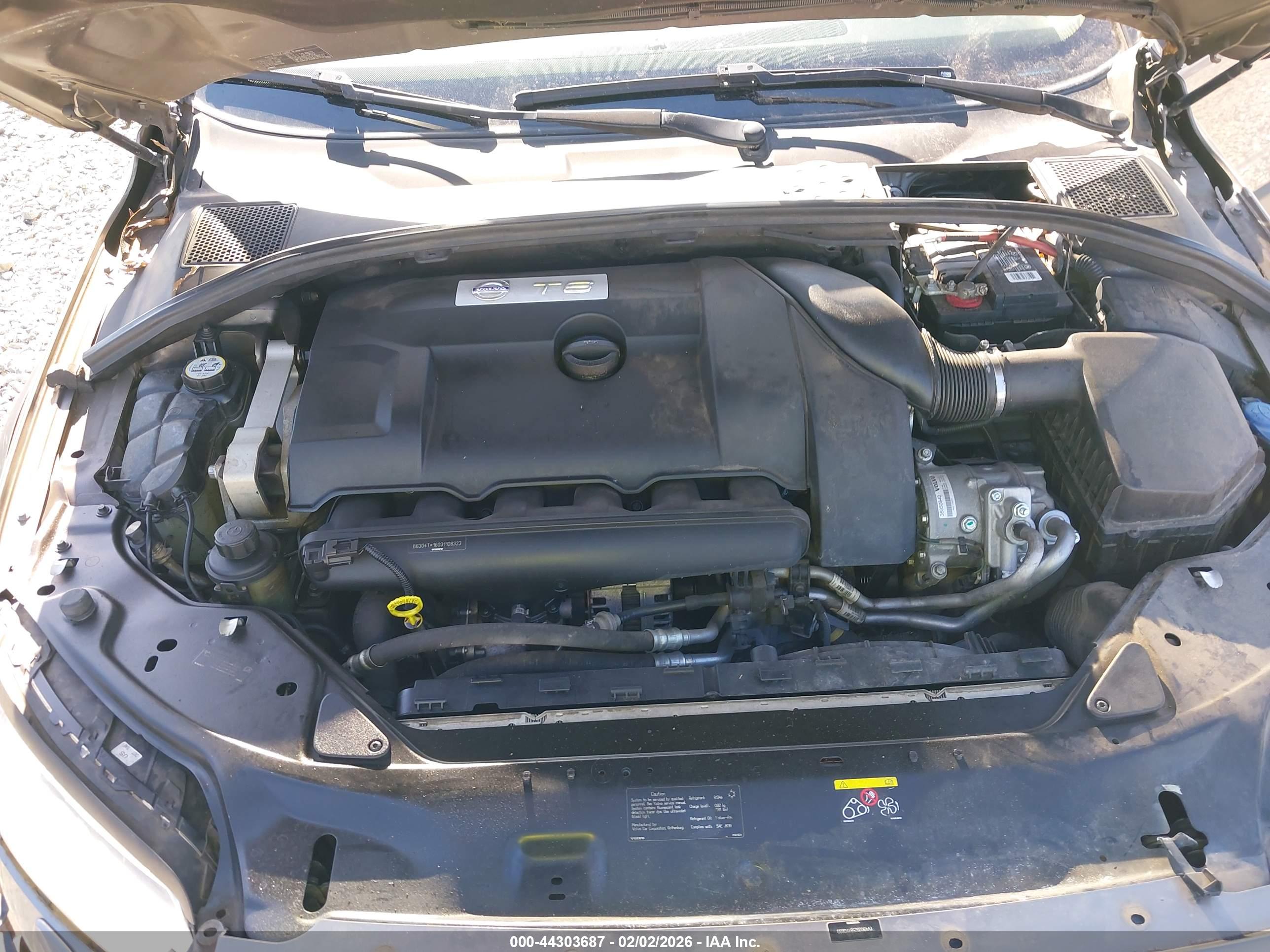 VOLVO XC70 image 10
