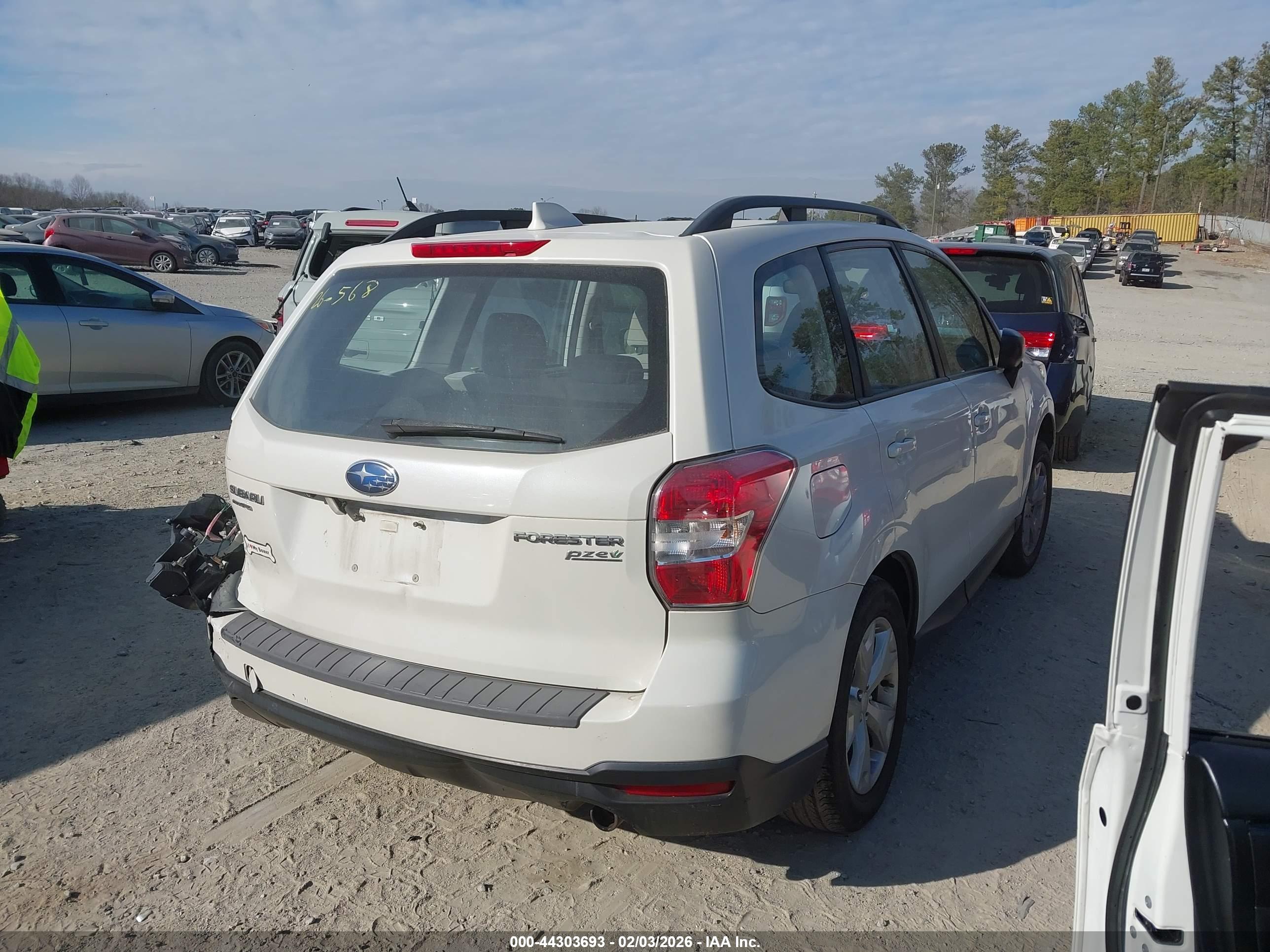 SUBARU FORESTER image 4