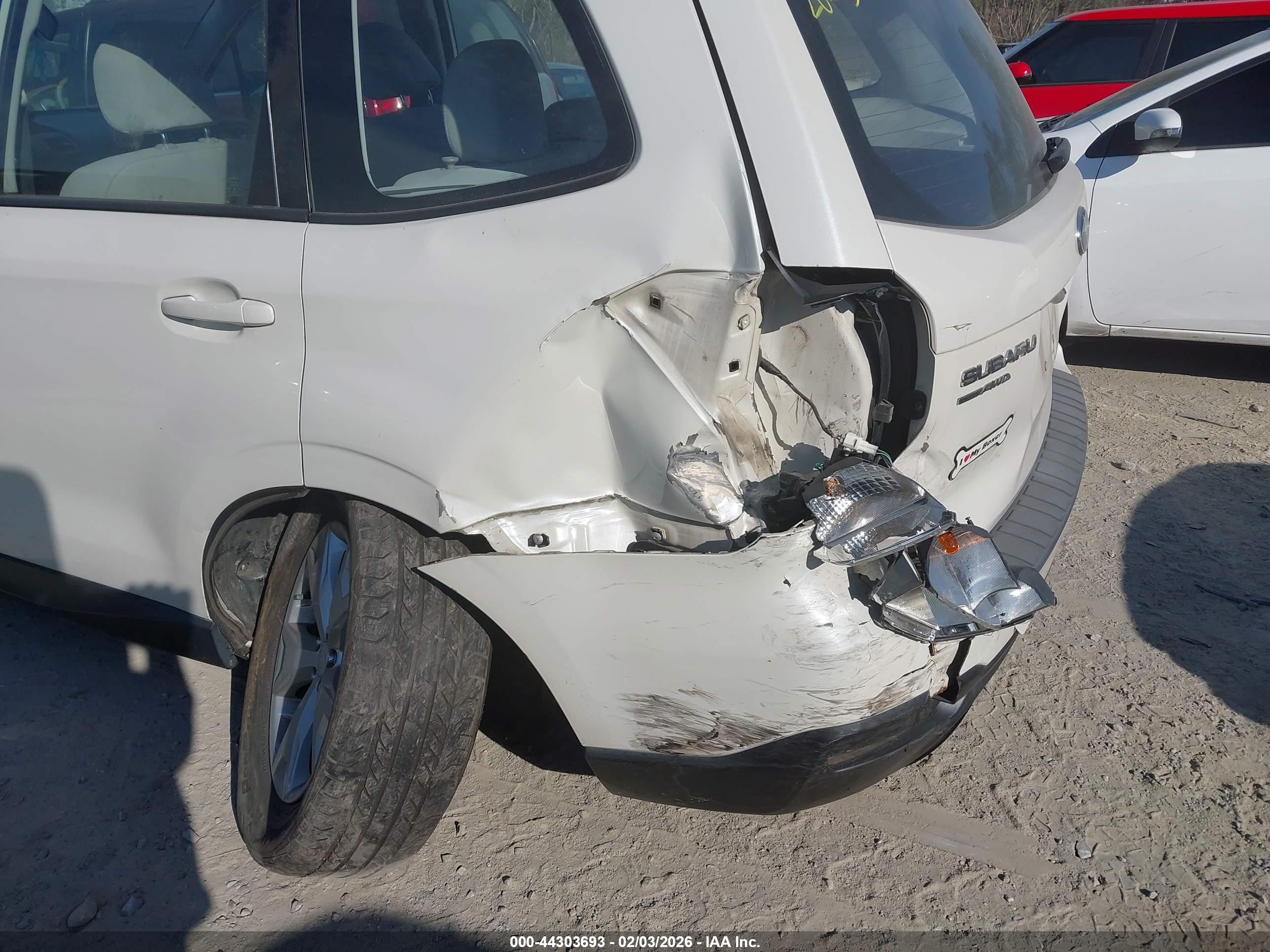 SUBARU FORESTER image 6