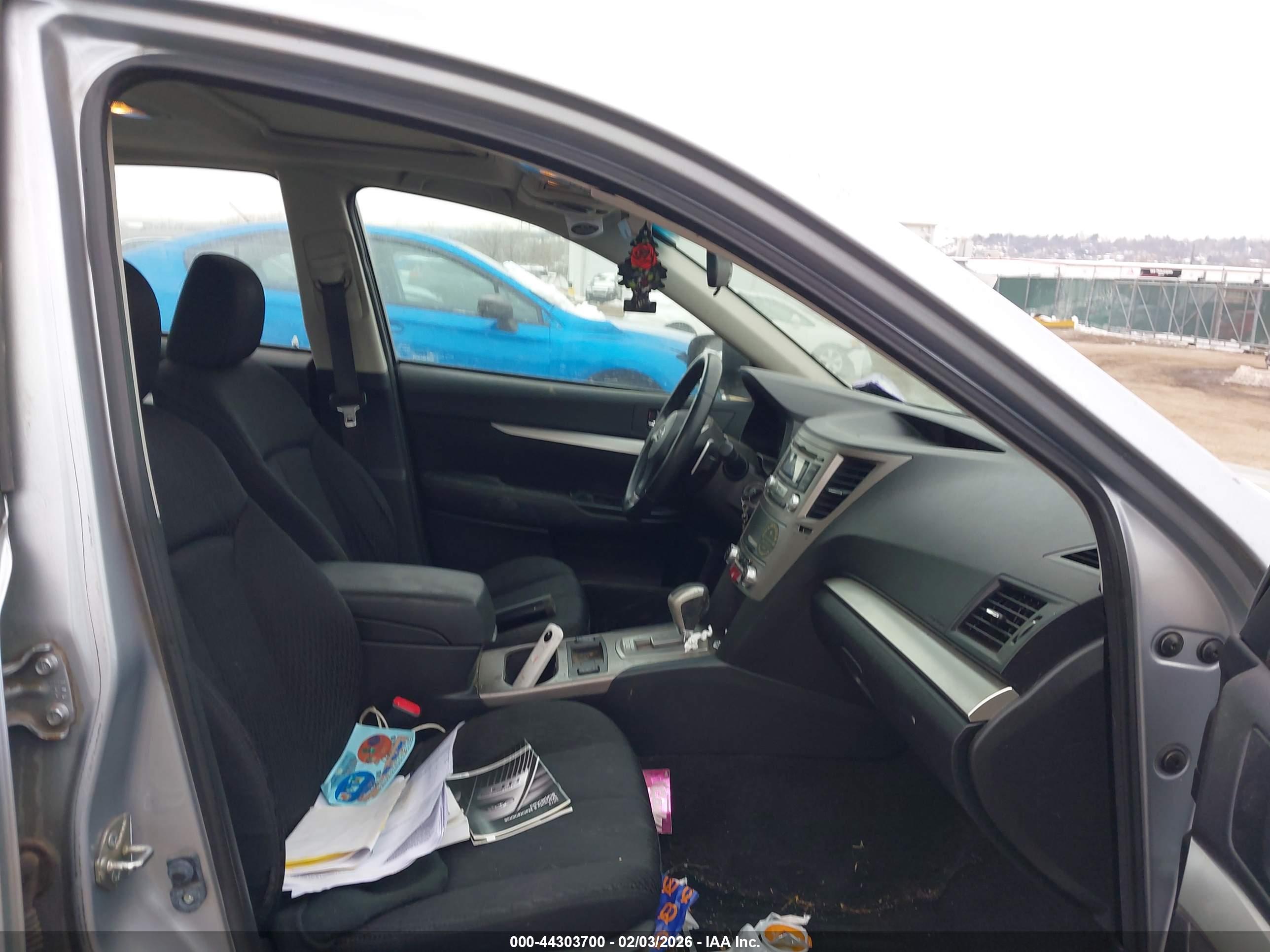 SUBARU LEGACY image 5