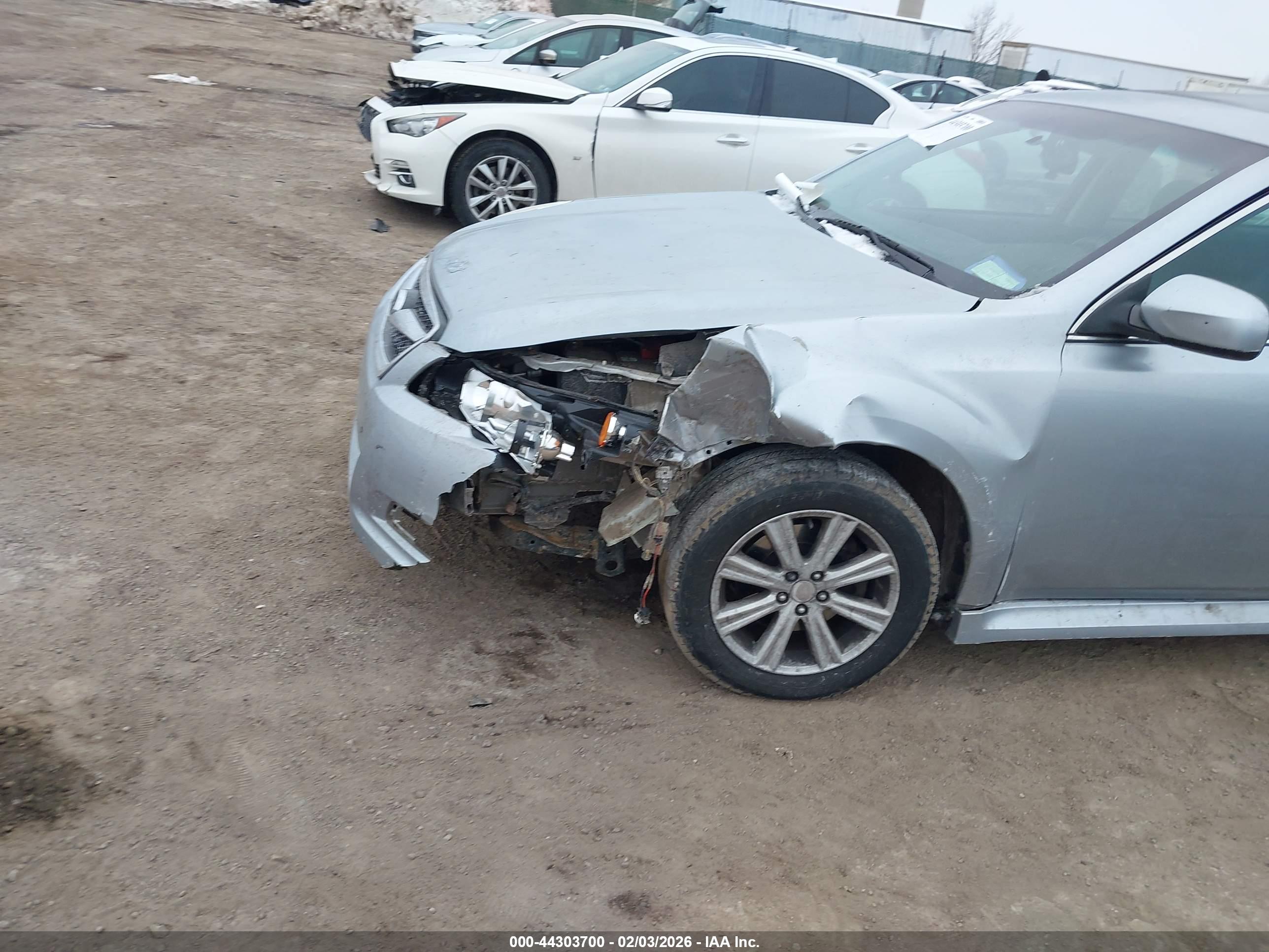 SUBARU LEGACY image 6