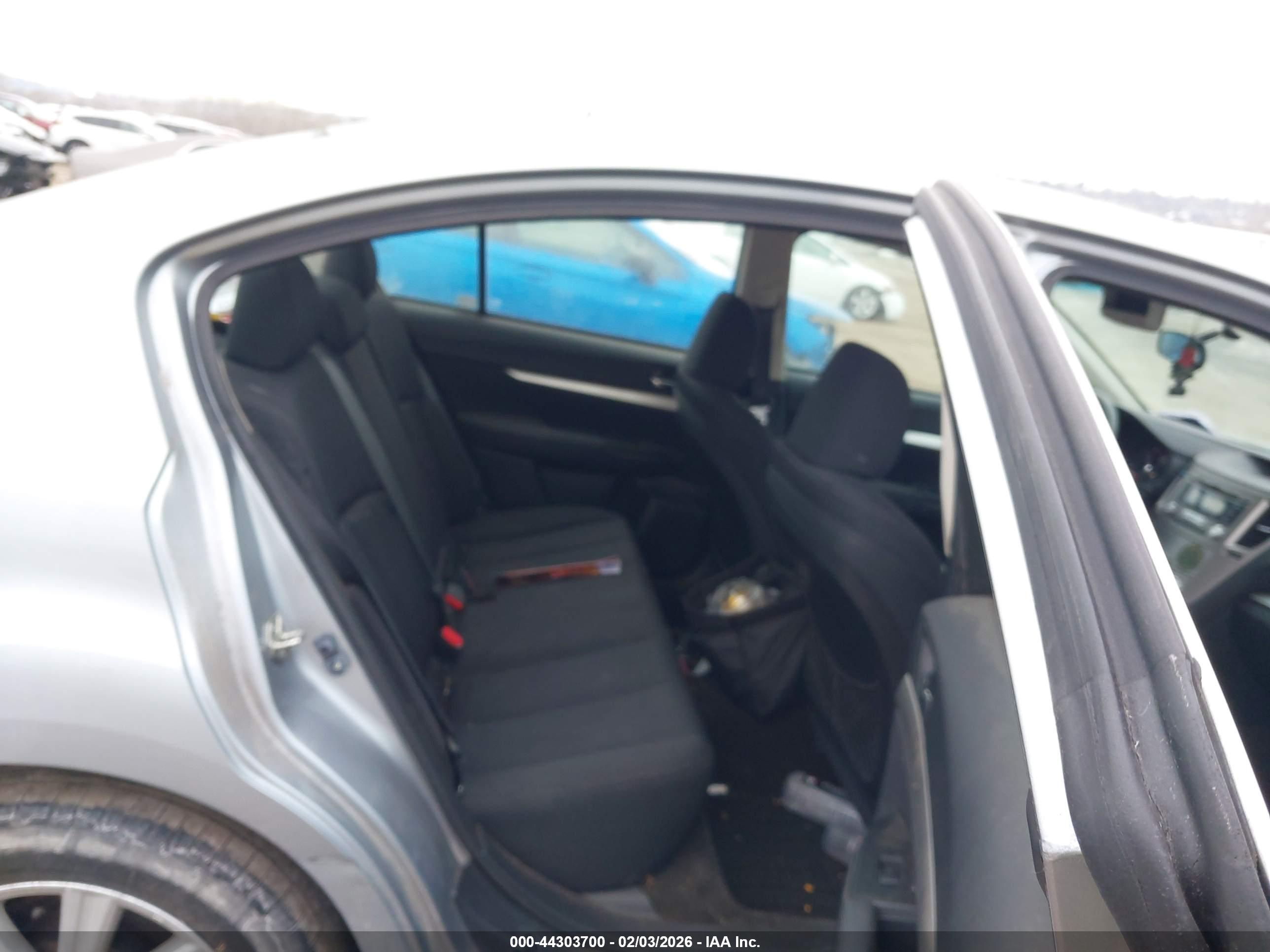 SUBARU LEGACY image 8