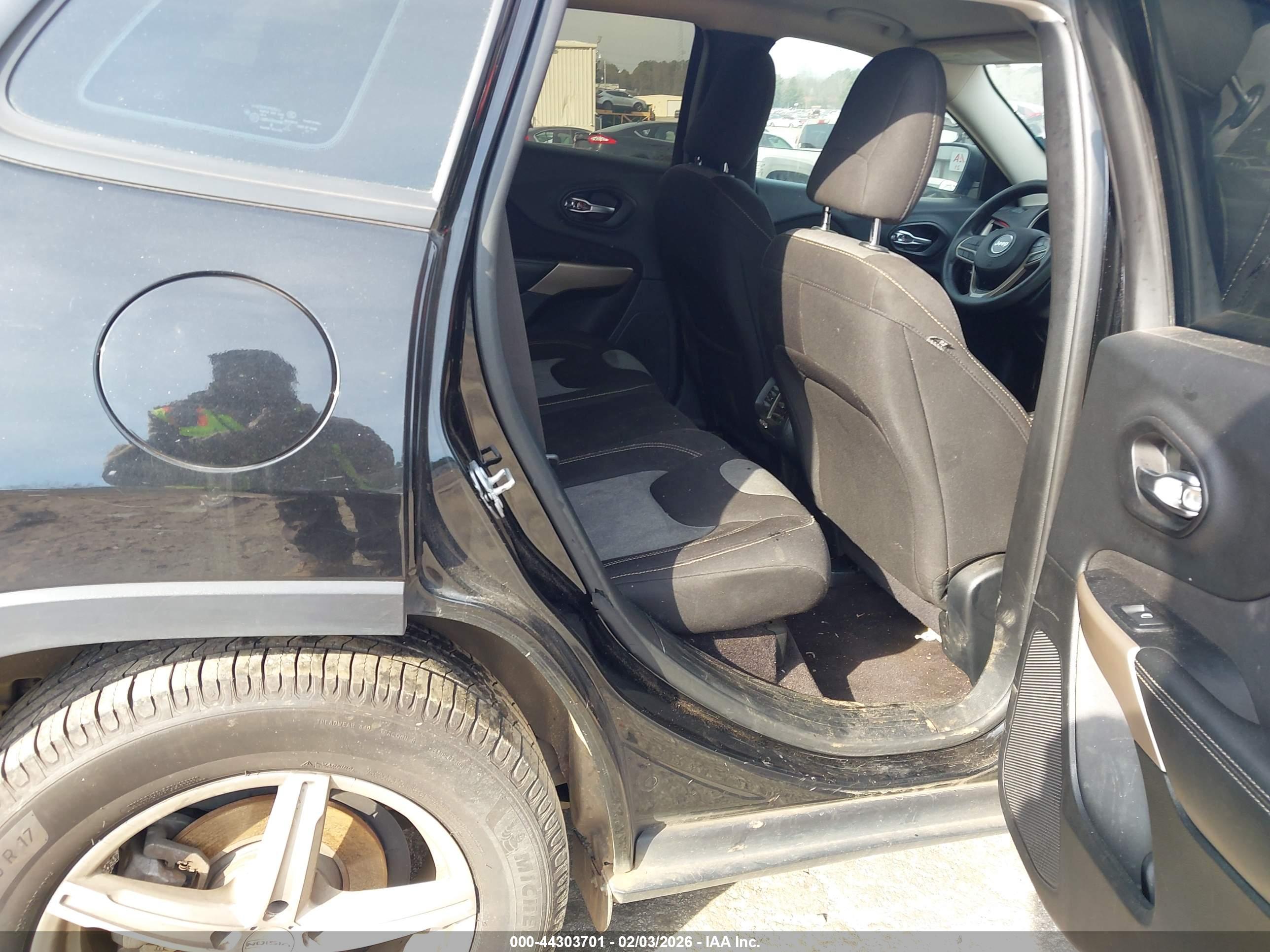 JEEP CHEROKEE image 8