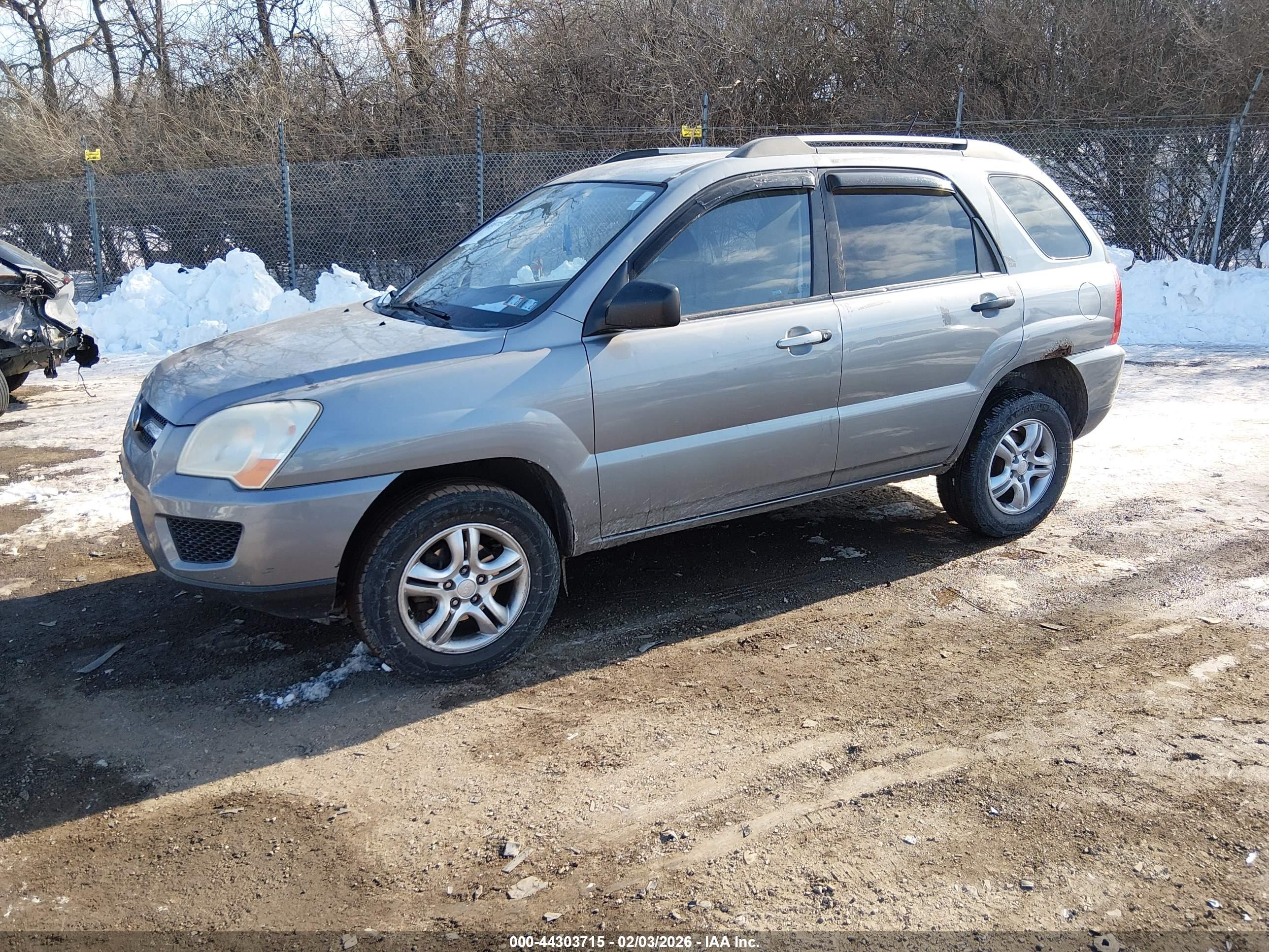 KIA SPORTAGE image 2