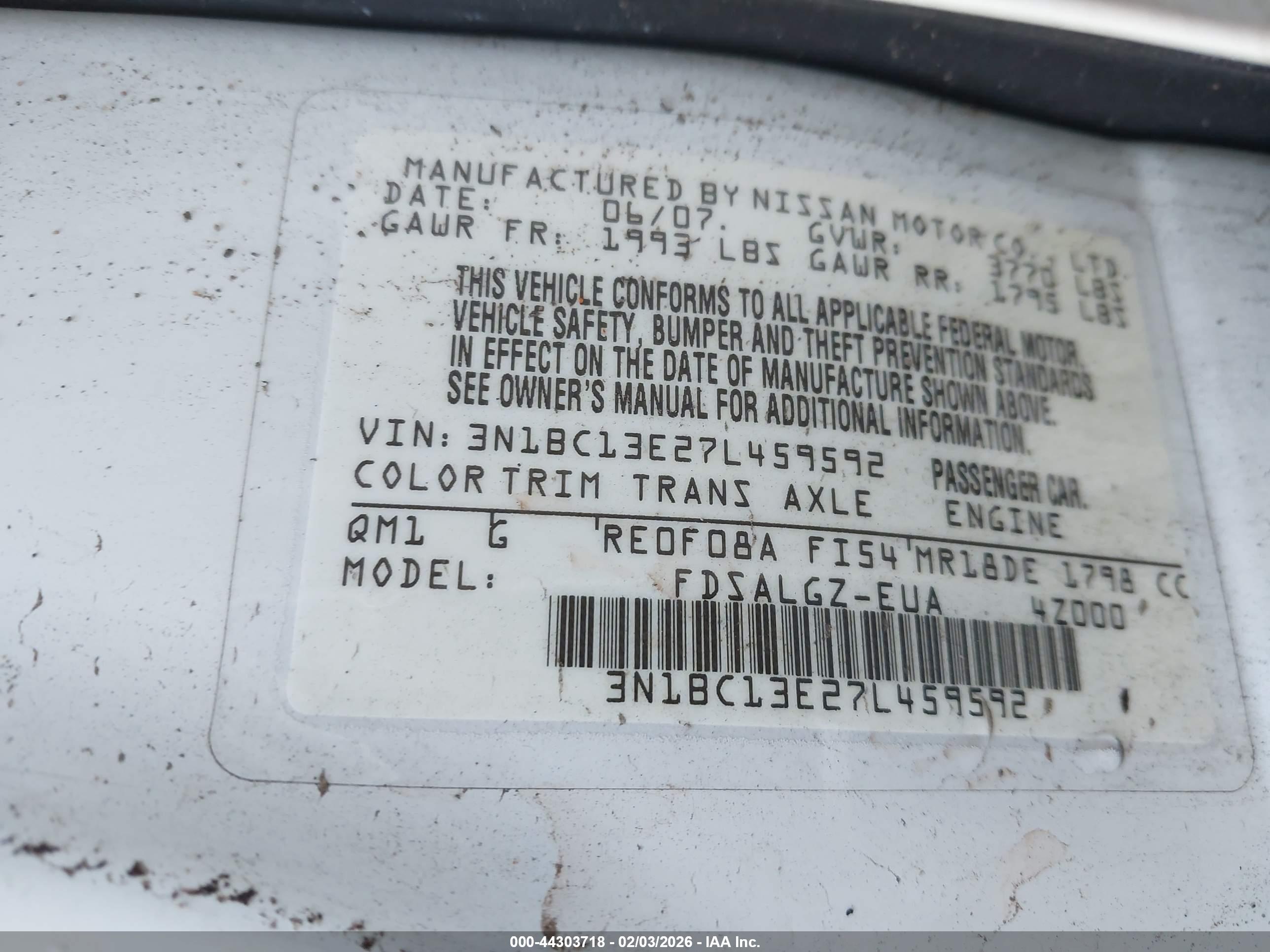 NISSAN VERSA image 9