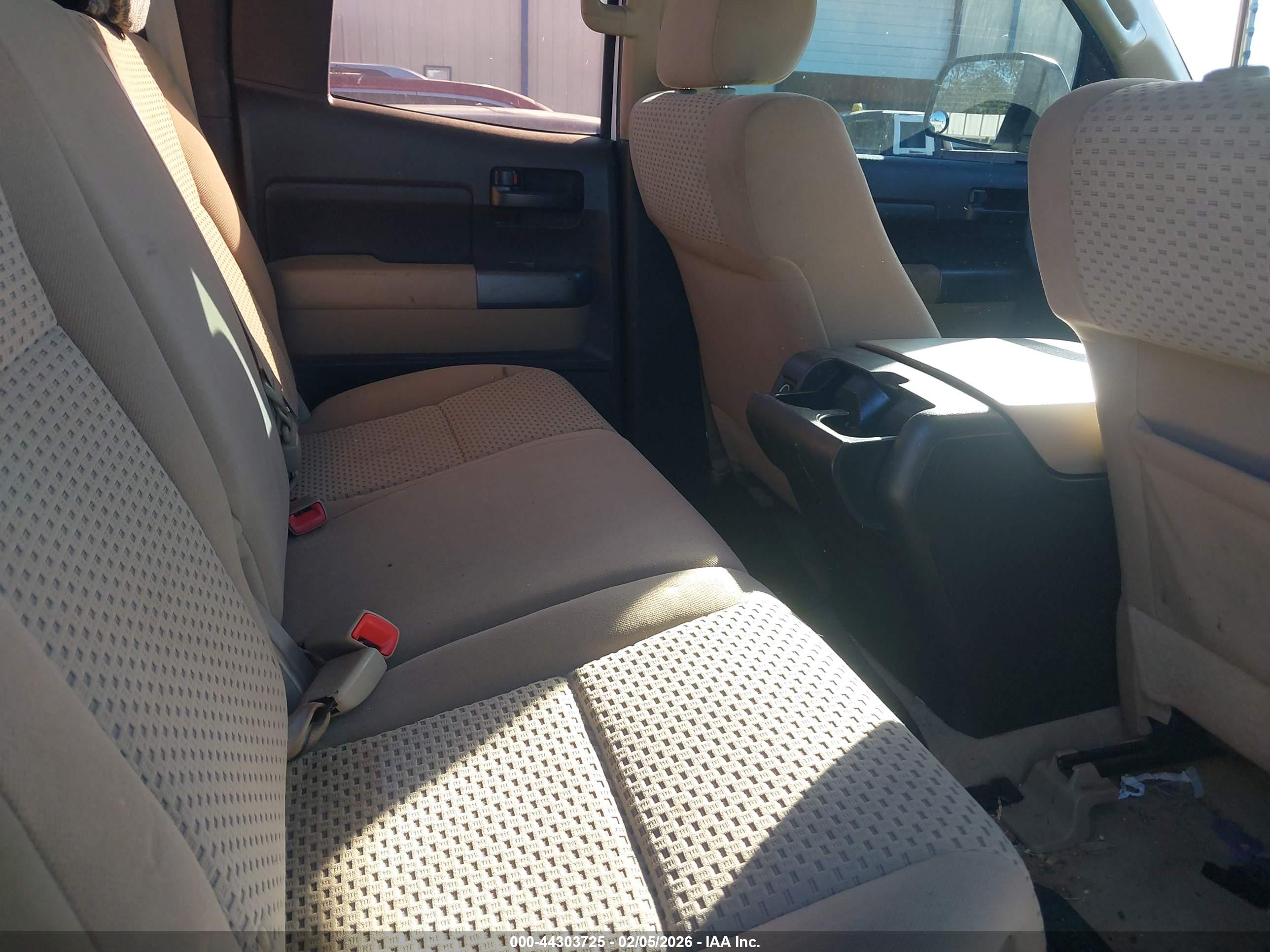 TOYOTA TUNDRA image 8