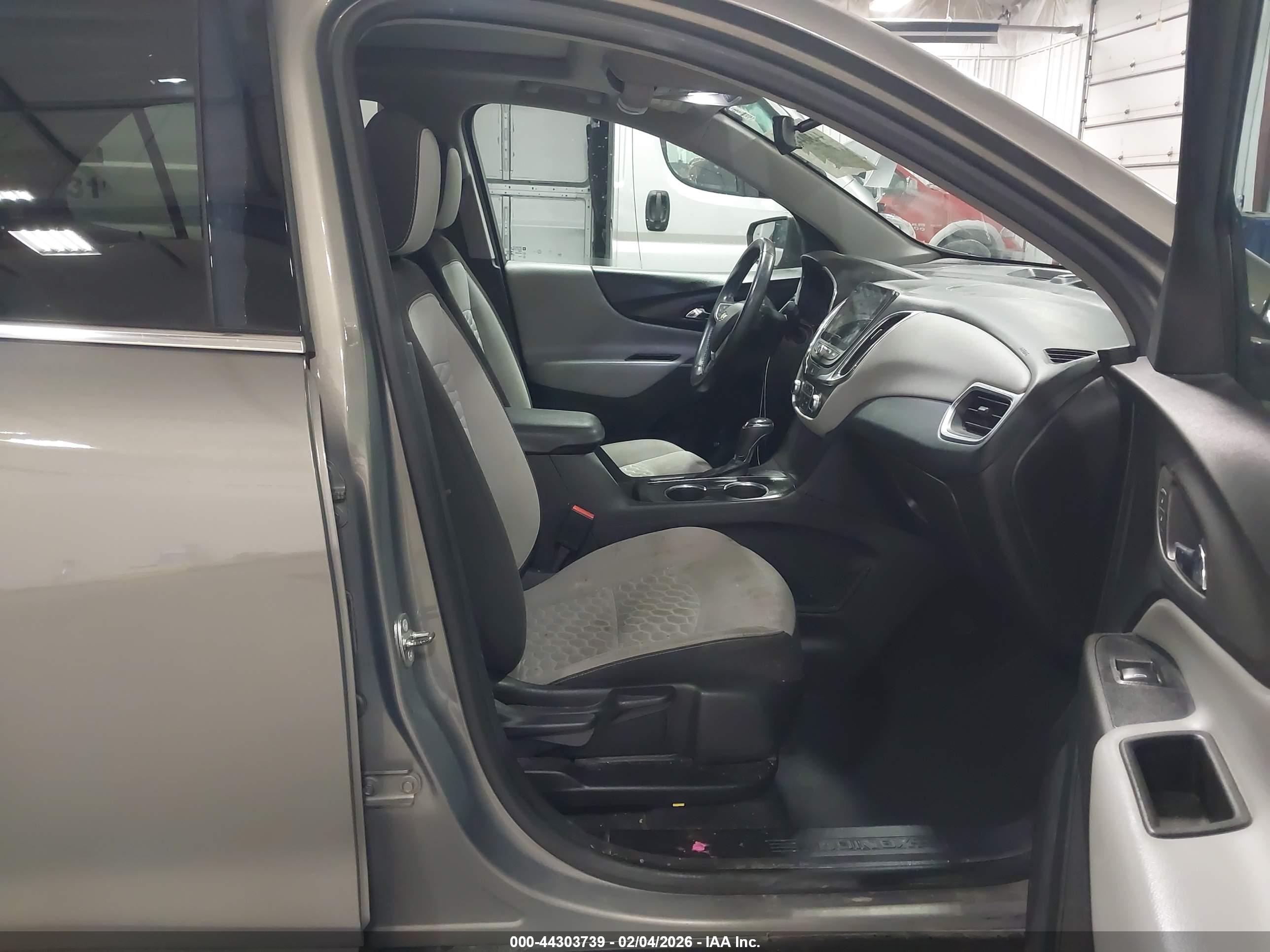 CHEVROLET EQUINOX image 5