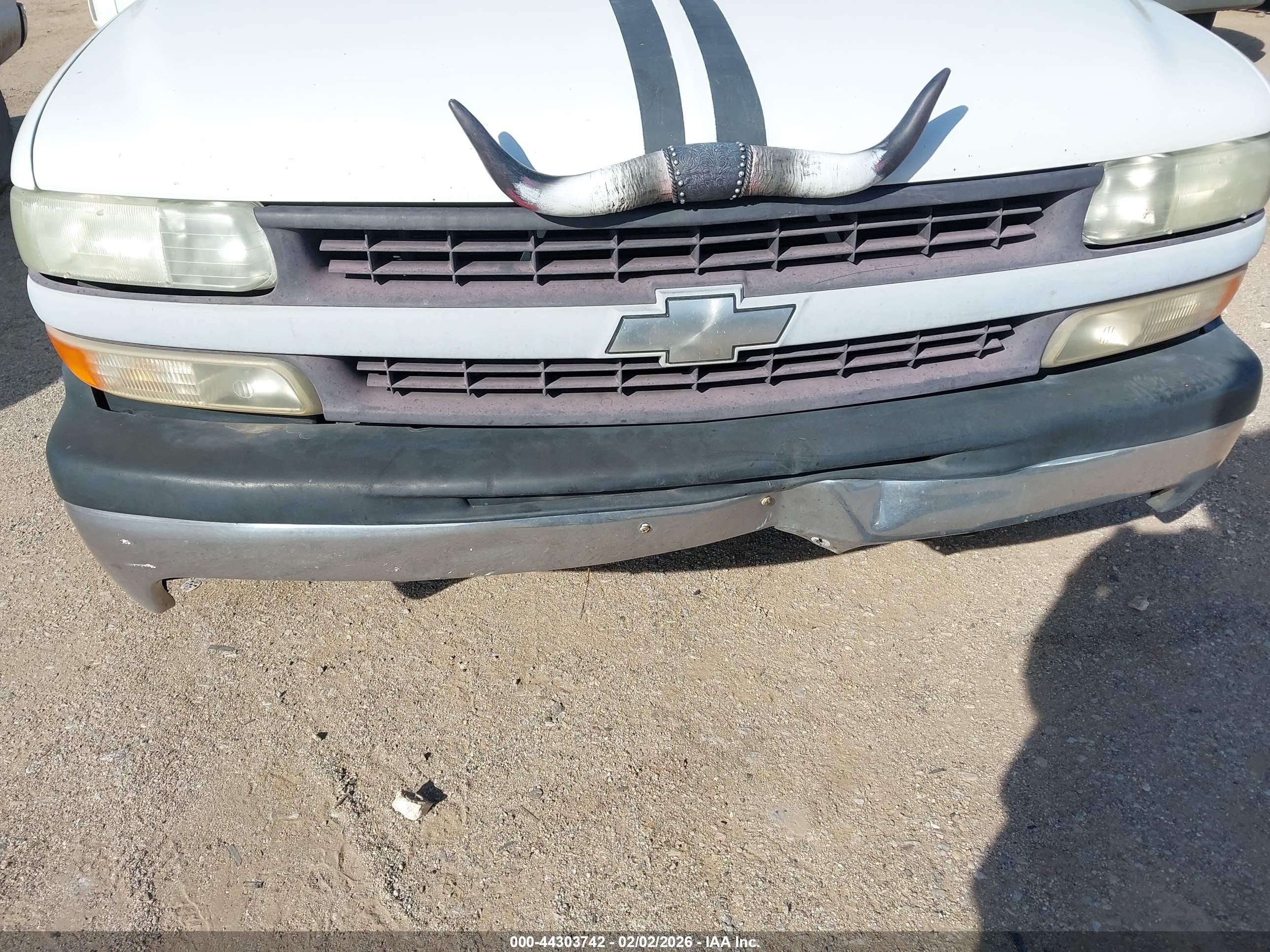 CHEVROLET SILVERADO image 6