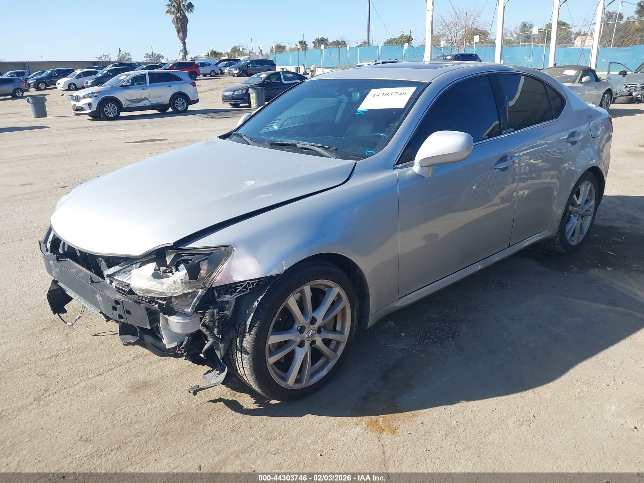 LEXUS IS image 2