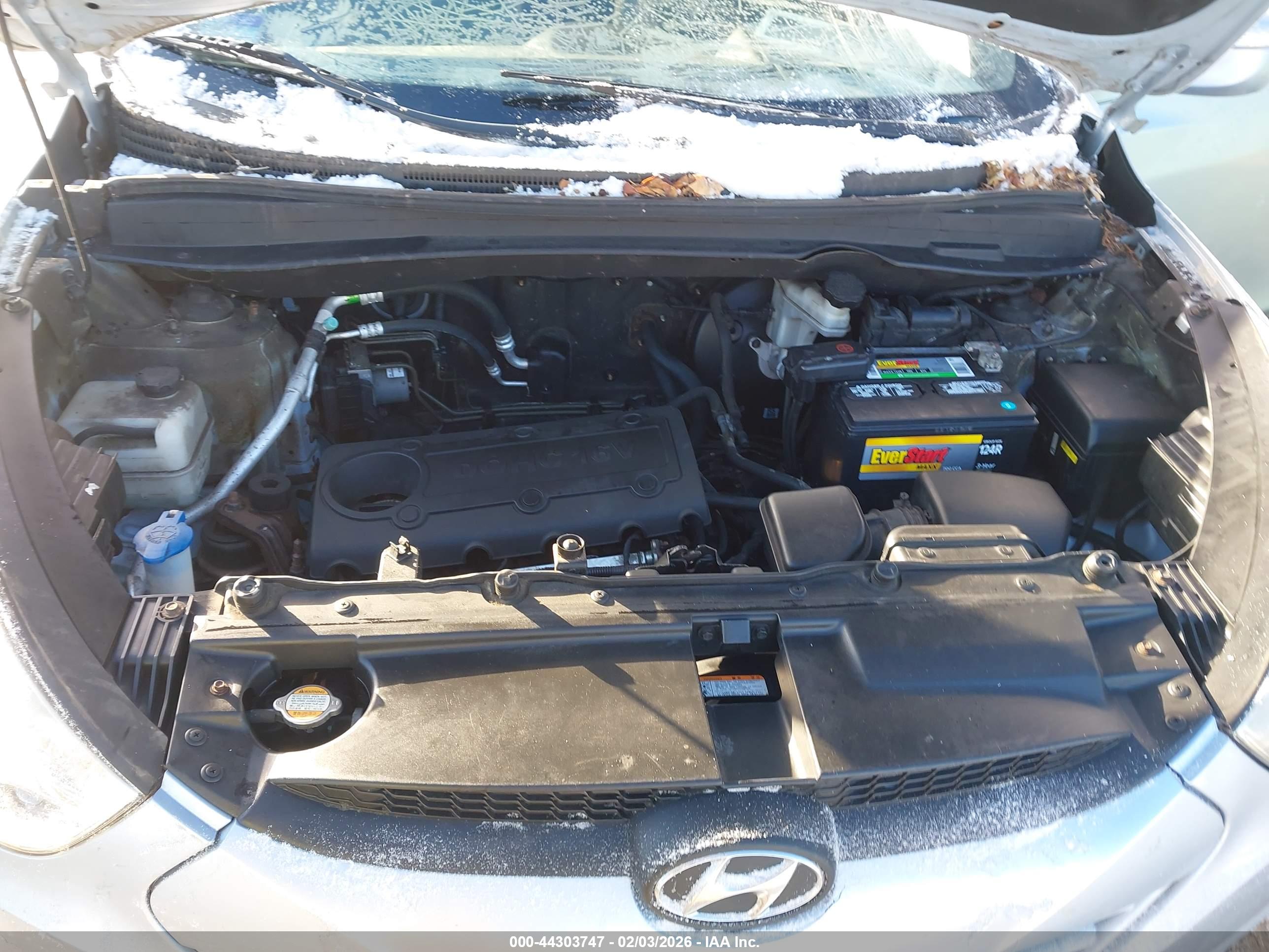 HYUNDAI TUCSON image 10