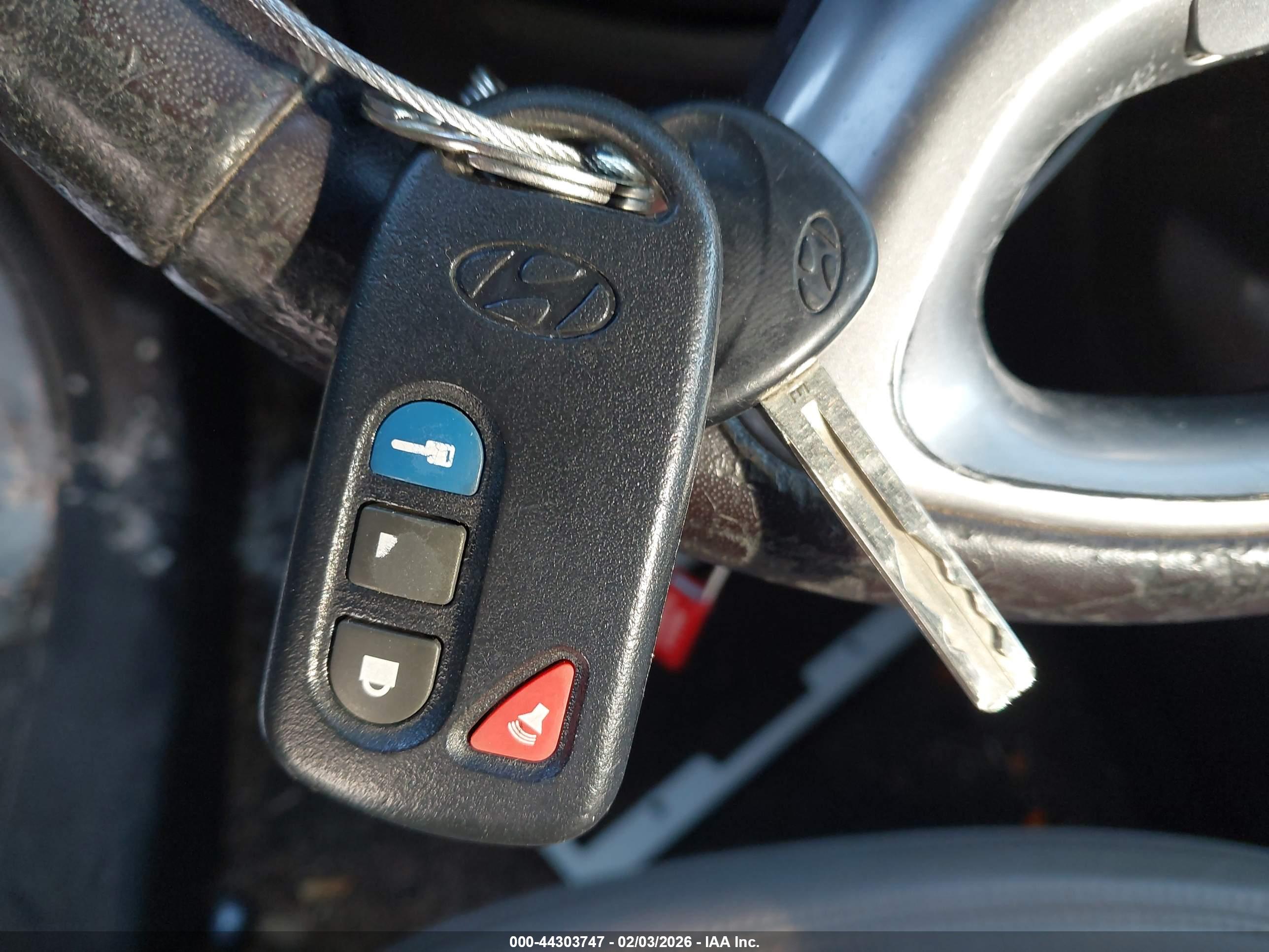HYUNDAI TUCSON image 11