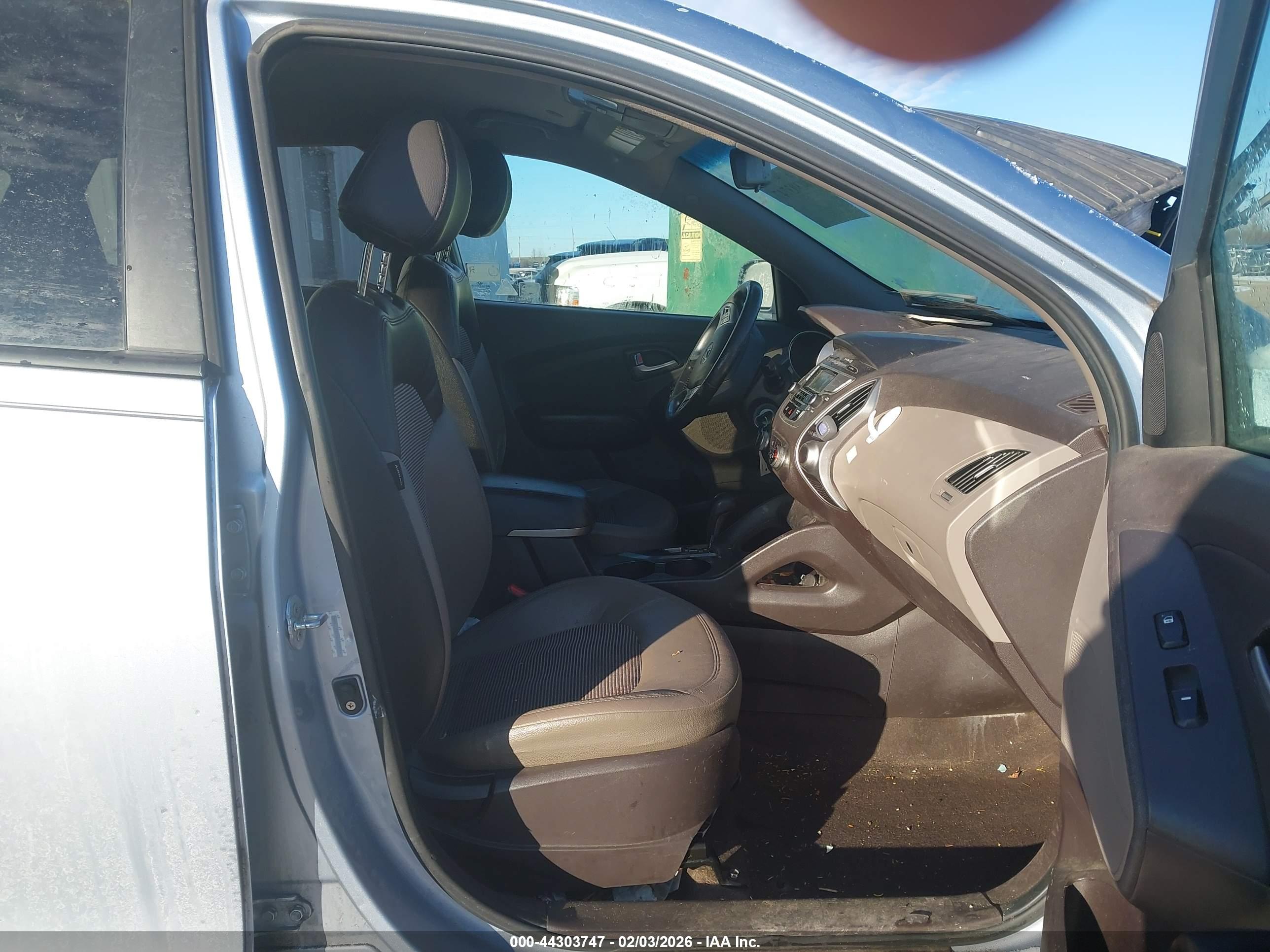 HYUNDAI TUCSON image 5