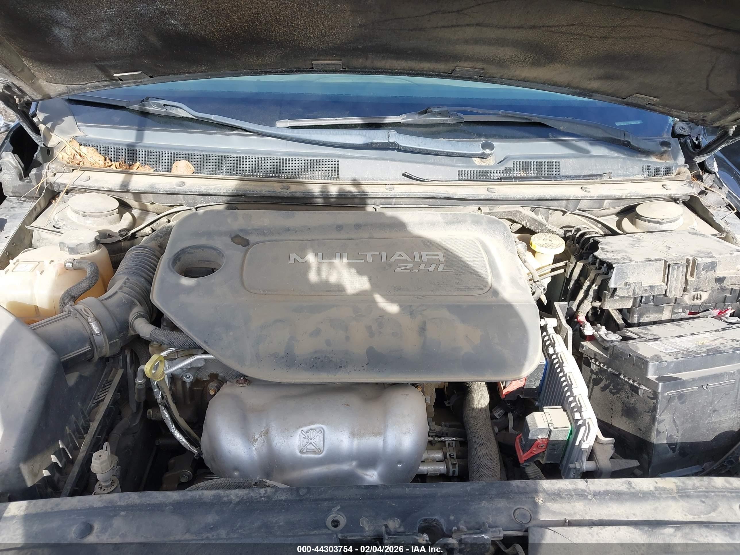 CHRYSLER 200 image 10