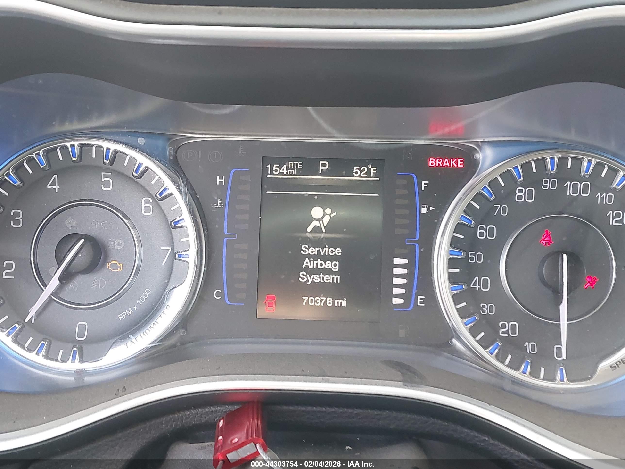 CHRYSLER 200 image 7