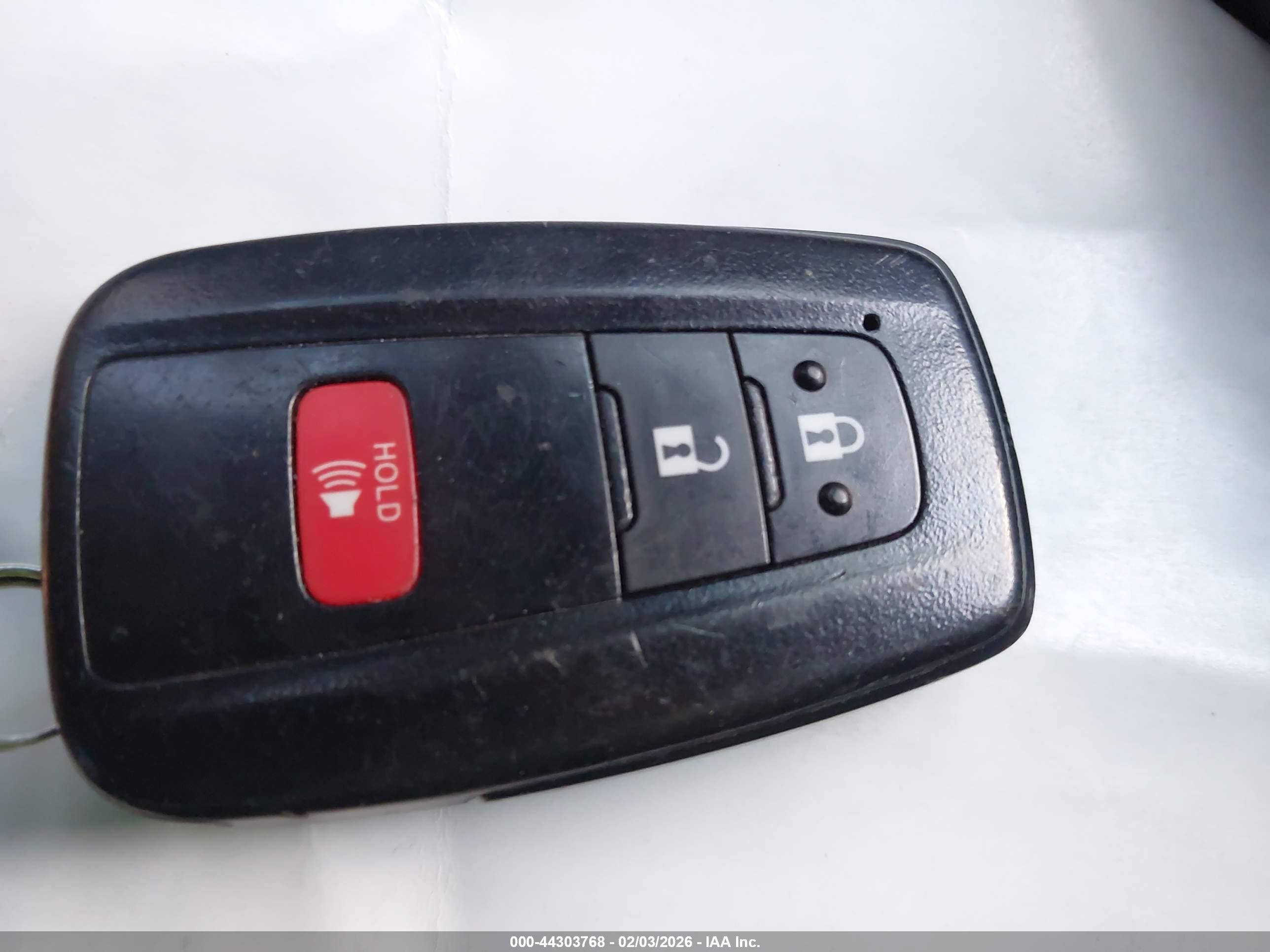 TOYOTA RAV4 image 11
