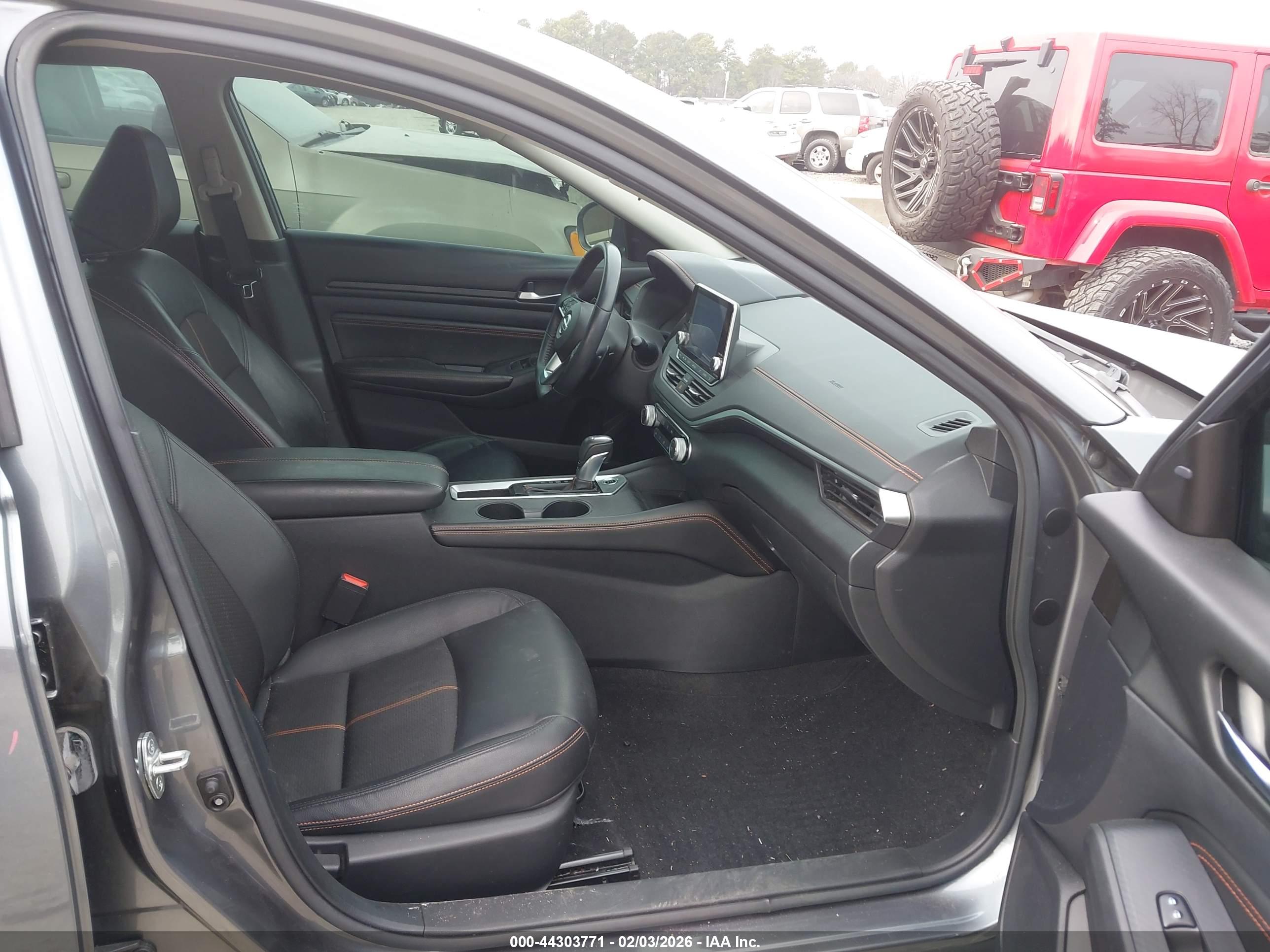 NISSAN ALTIMA image 5