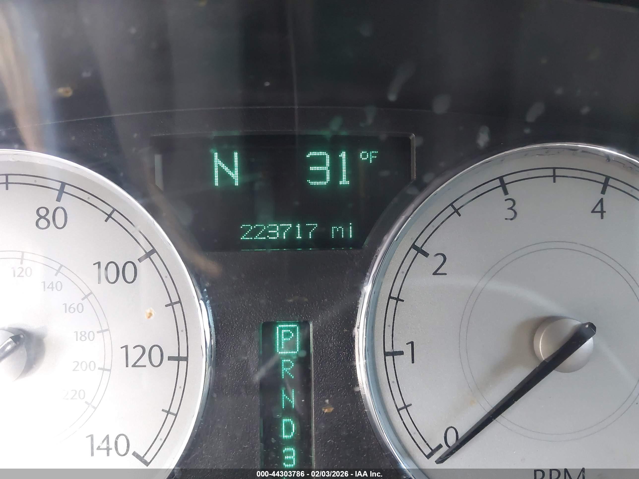 CHRYSLER 300 image 7