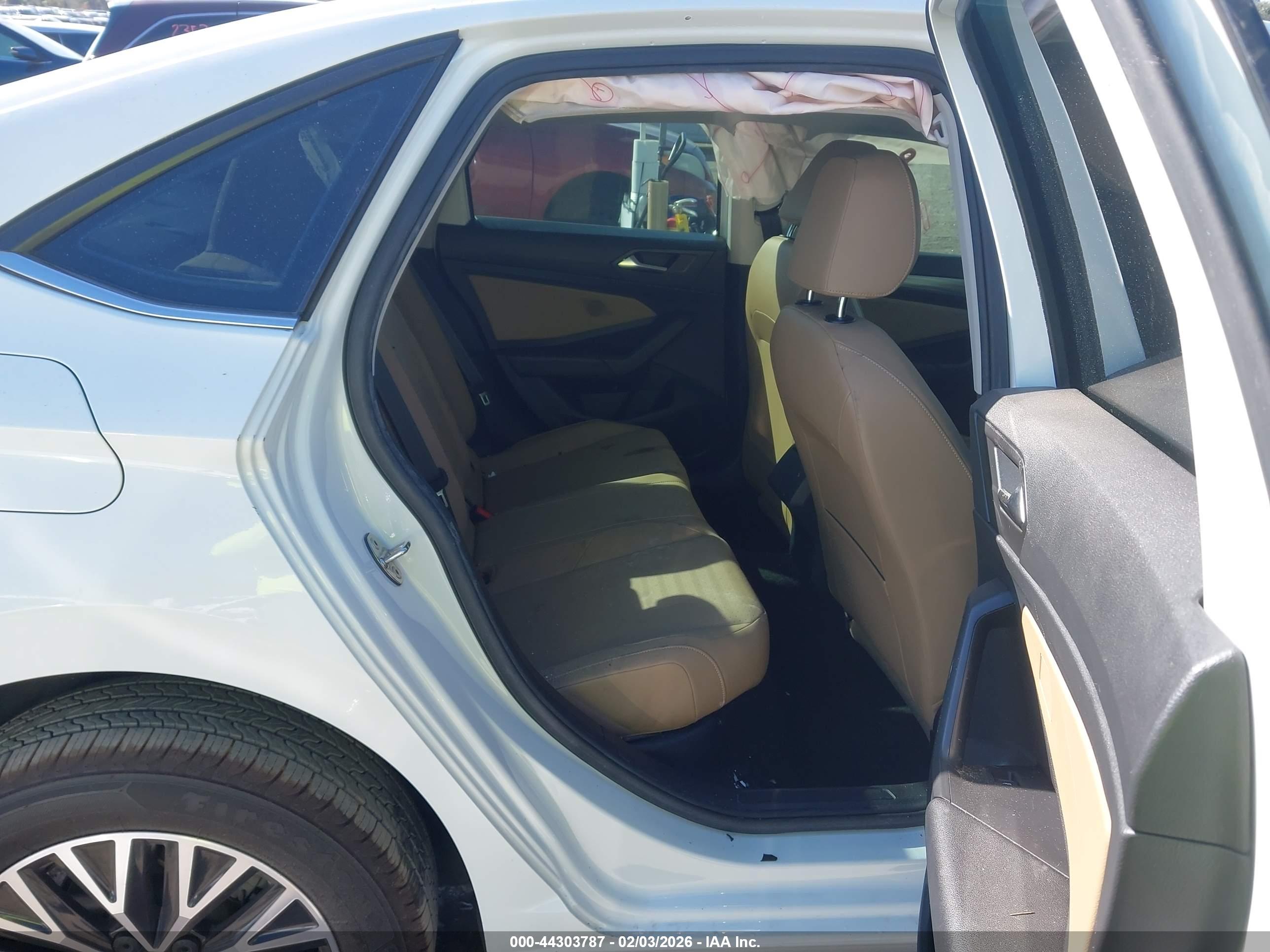 VOLKSWAGEN JETTA image 8