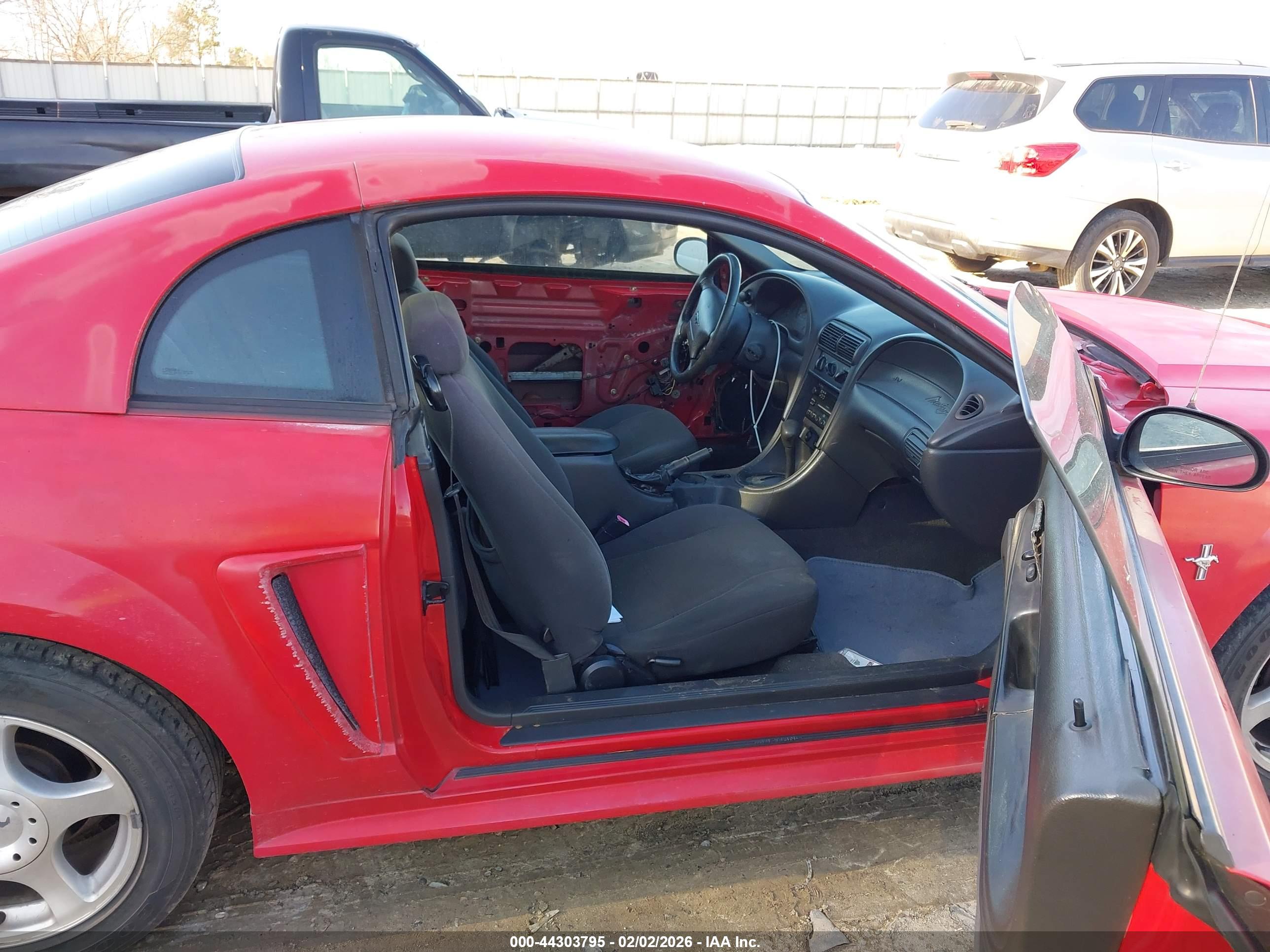 FORD MUSTANG image 5