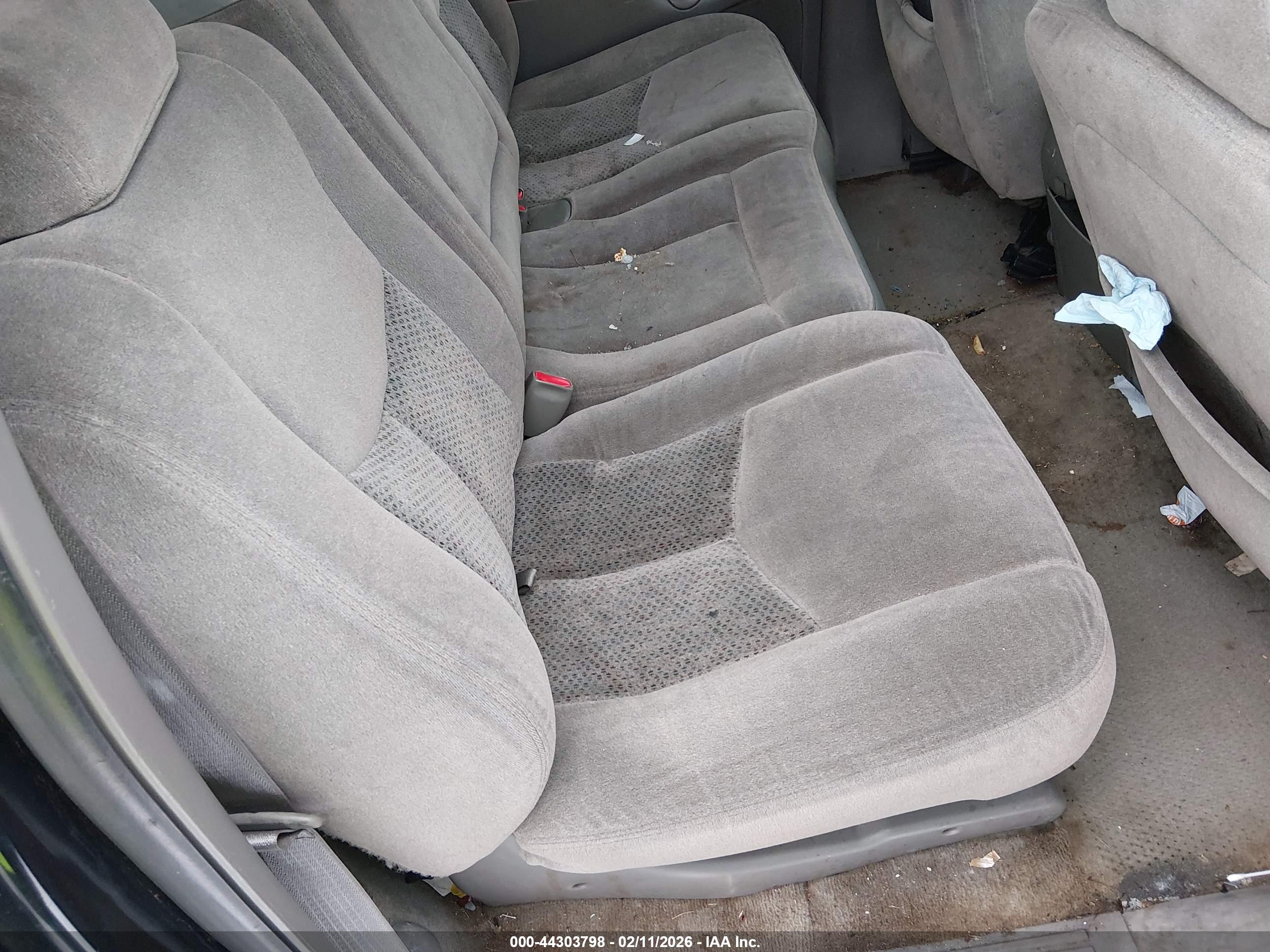 CHEVROLET SUBURBAN image 8
