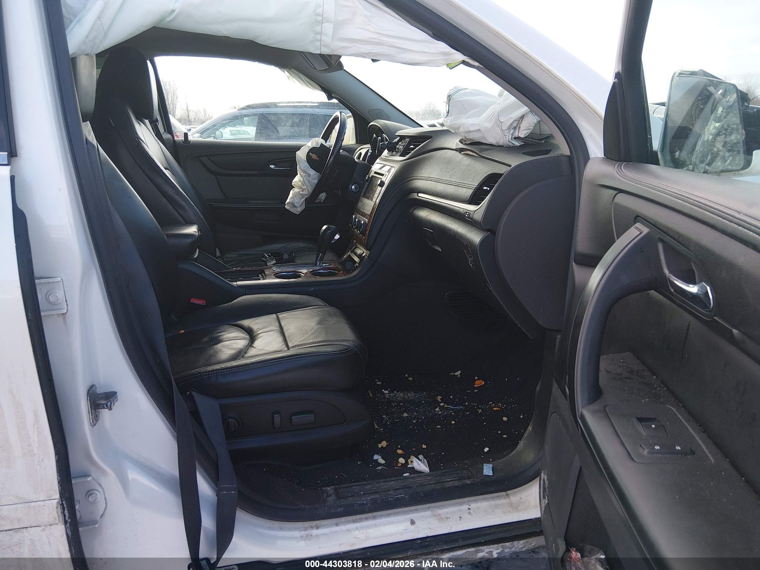 CHEVROLET TRAVERSE image 5