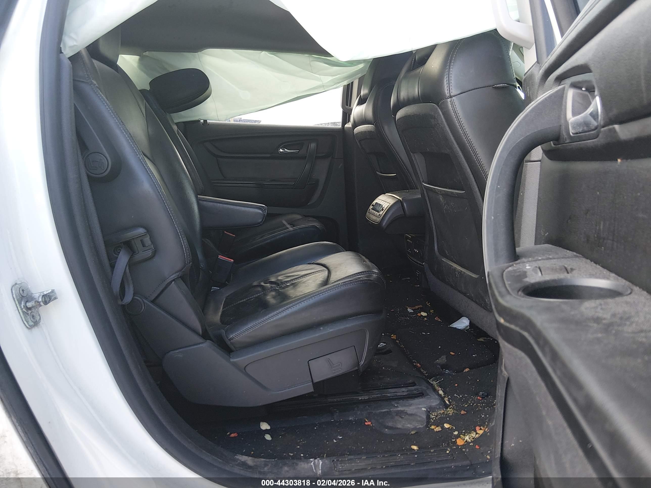 CHEVROLET TRAVERSE image 8