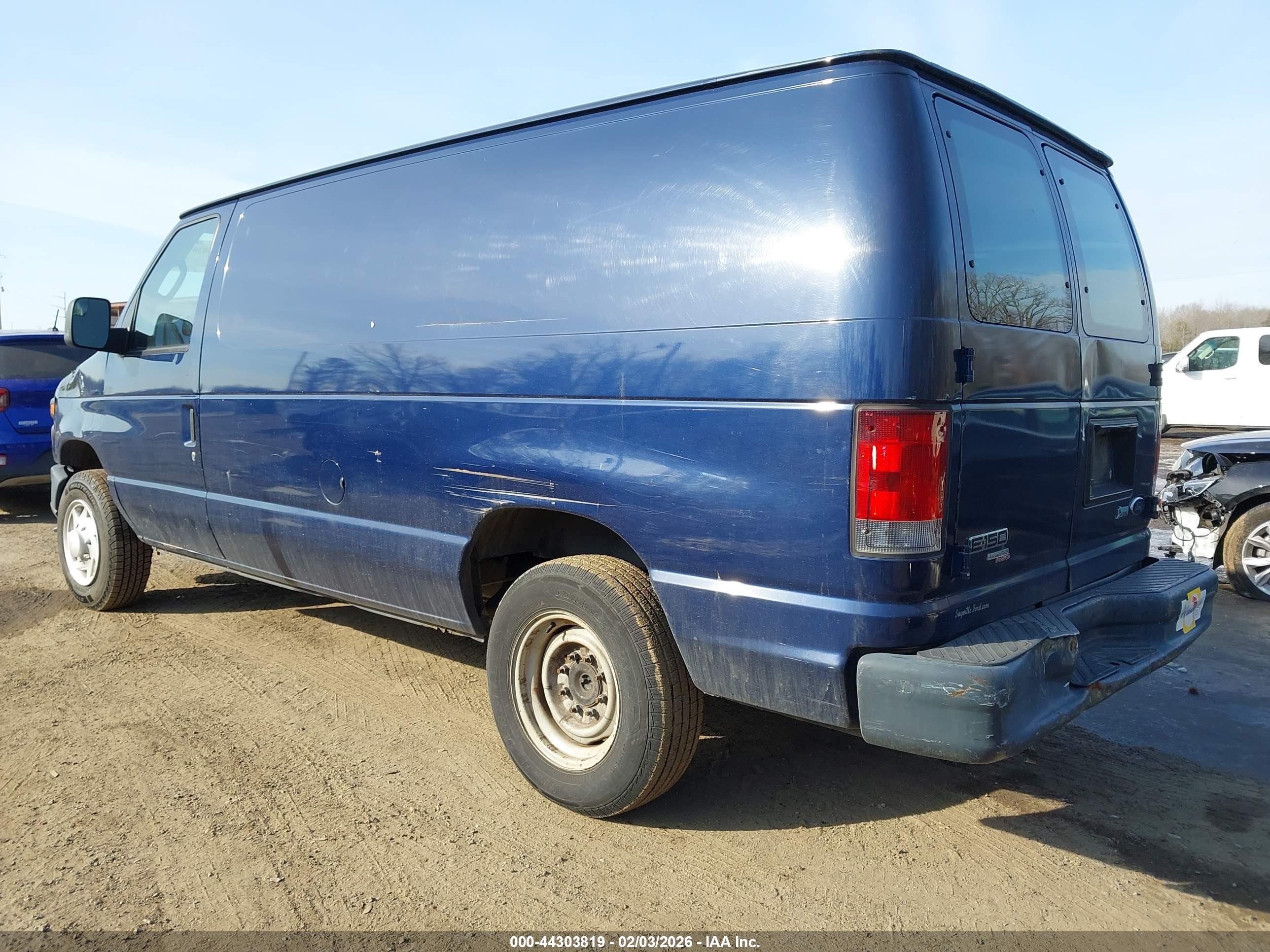 FORD E-150 image 3