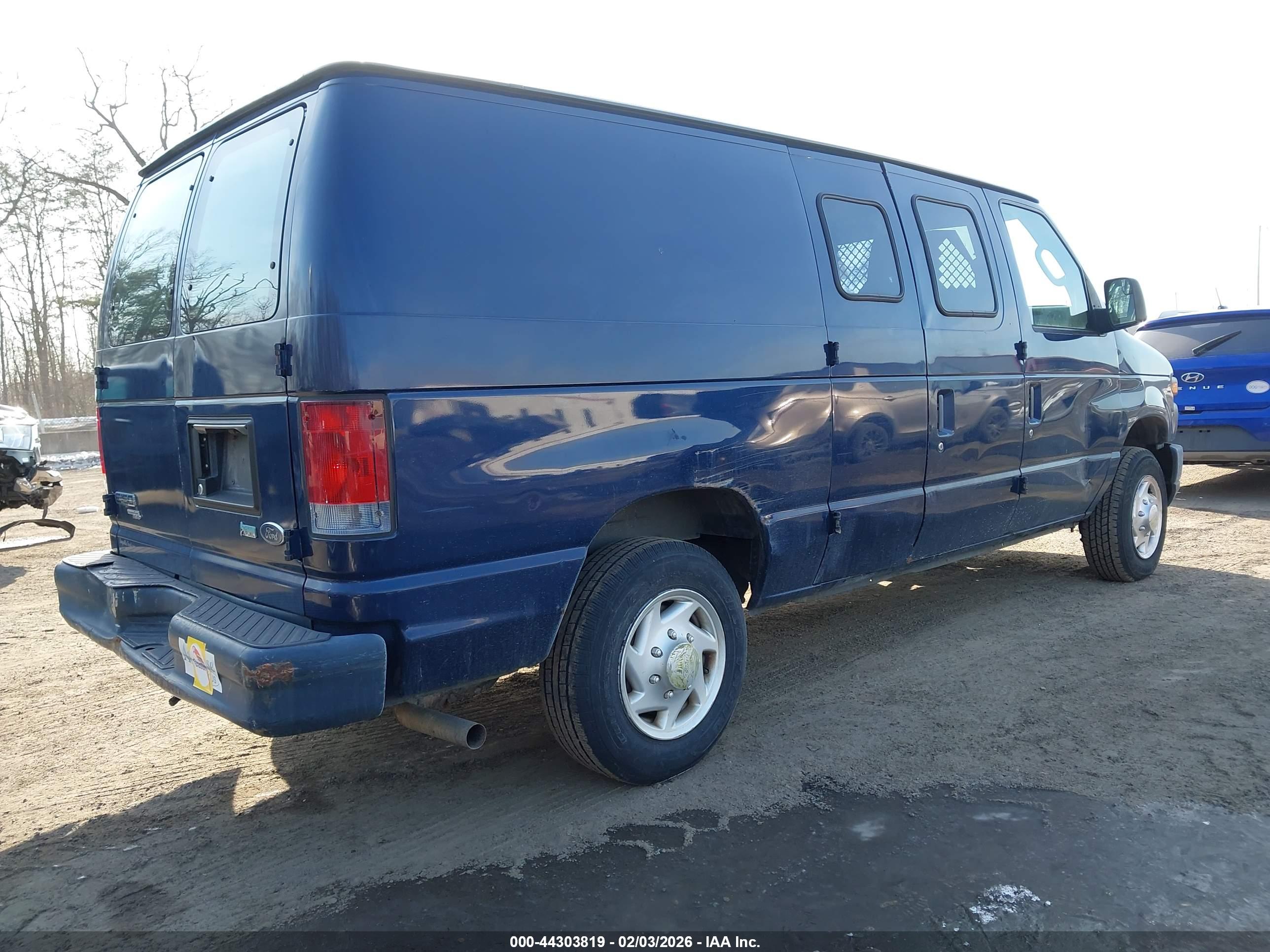 FORD E-150 image 4