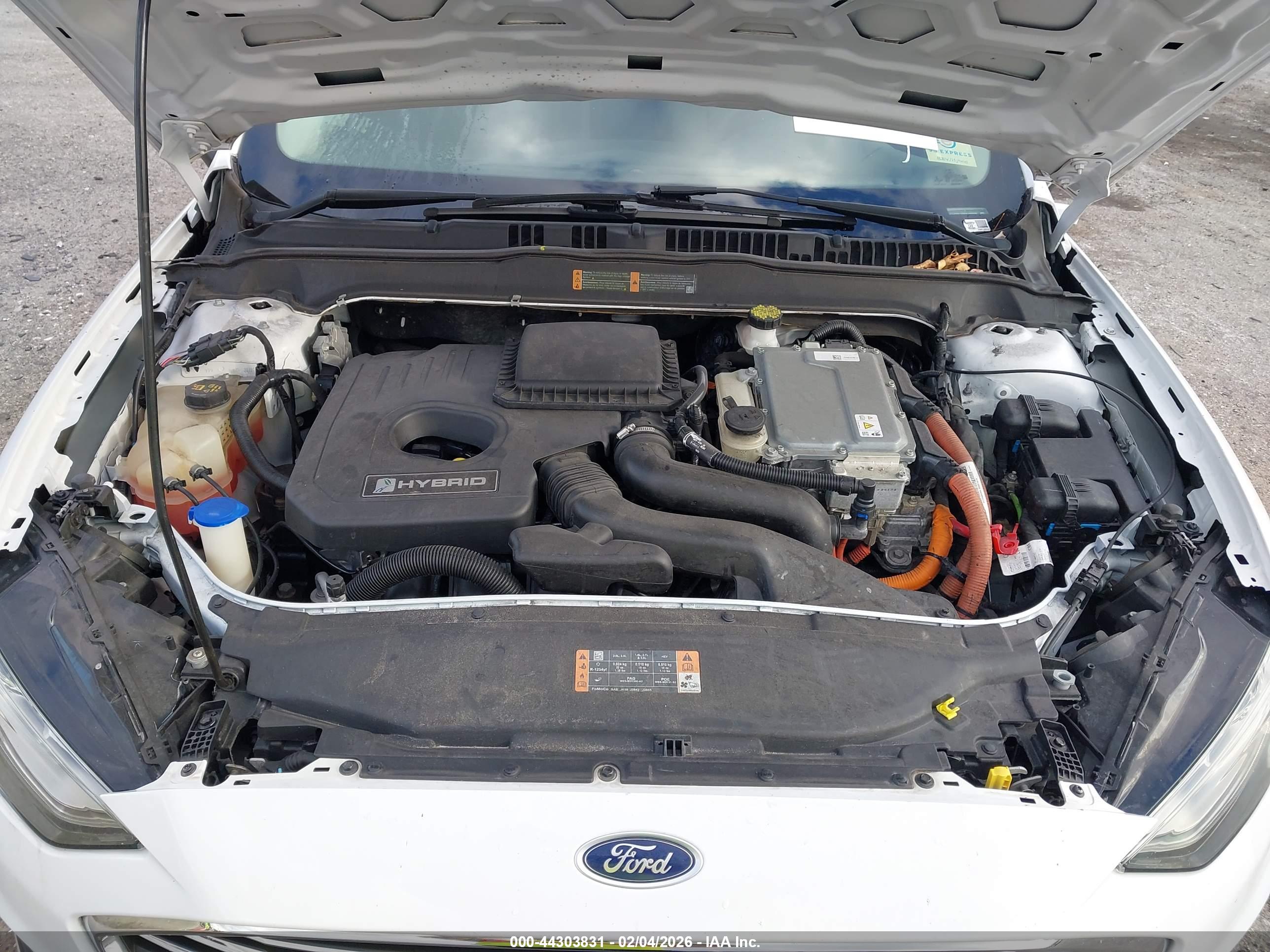 FORD FUSION image 10