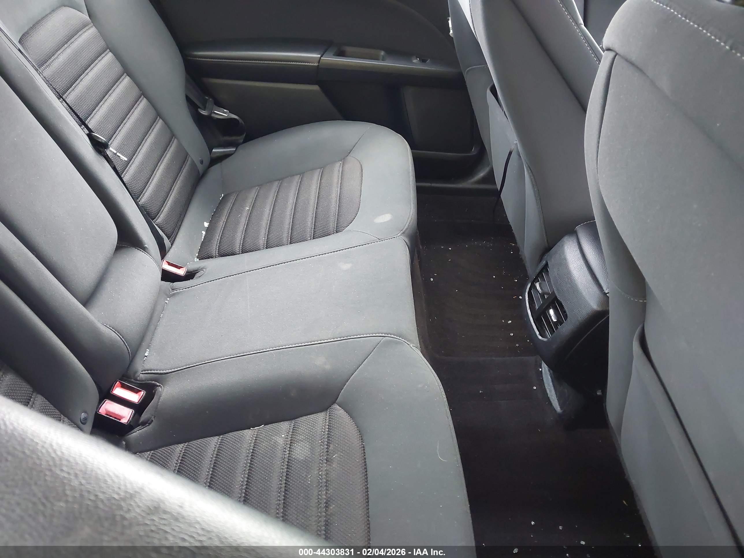 FORD FUSION image 8