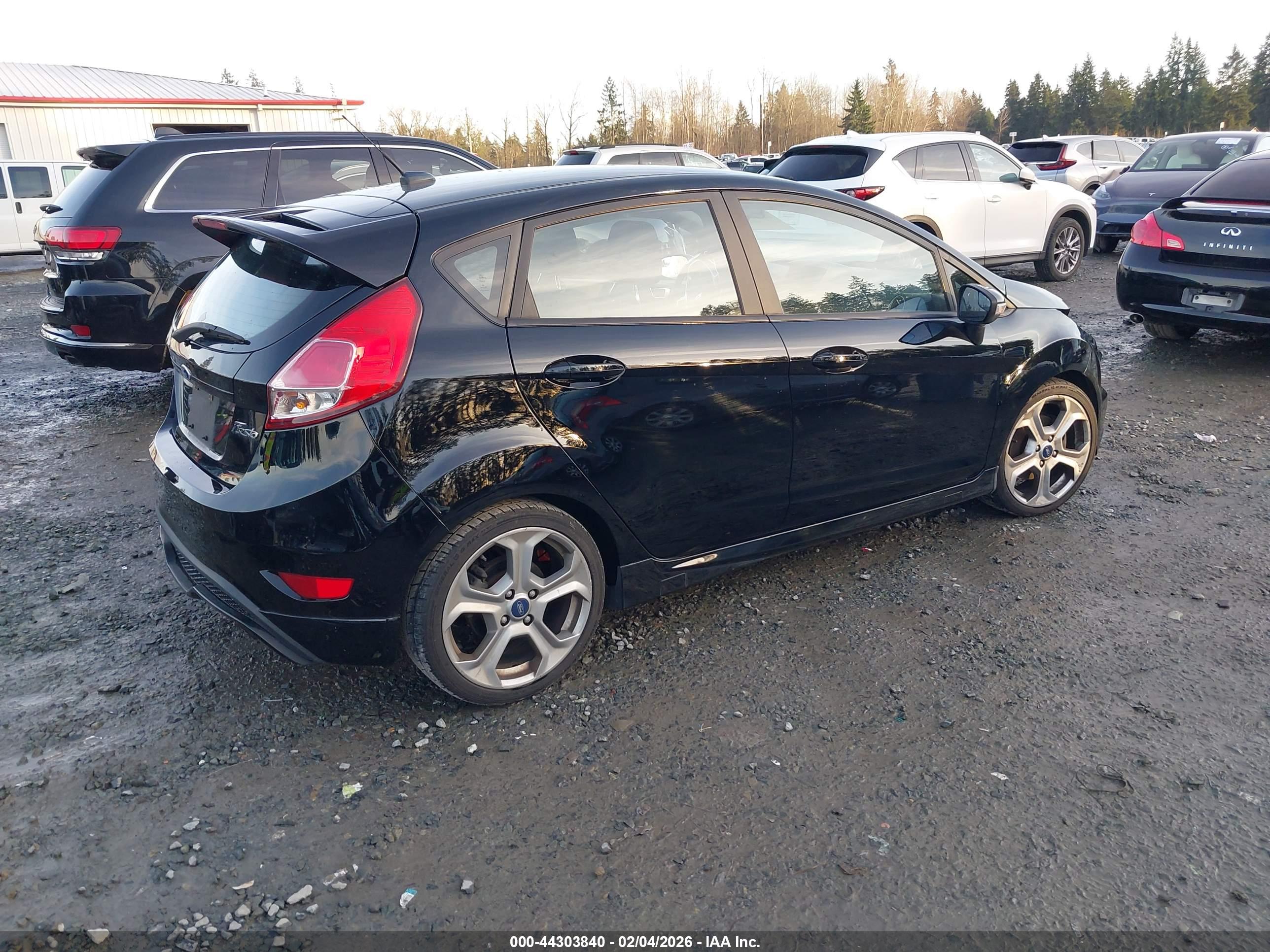 FORD FIESTA image 4