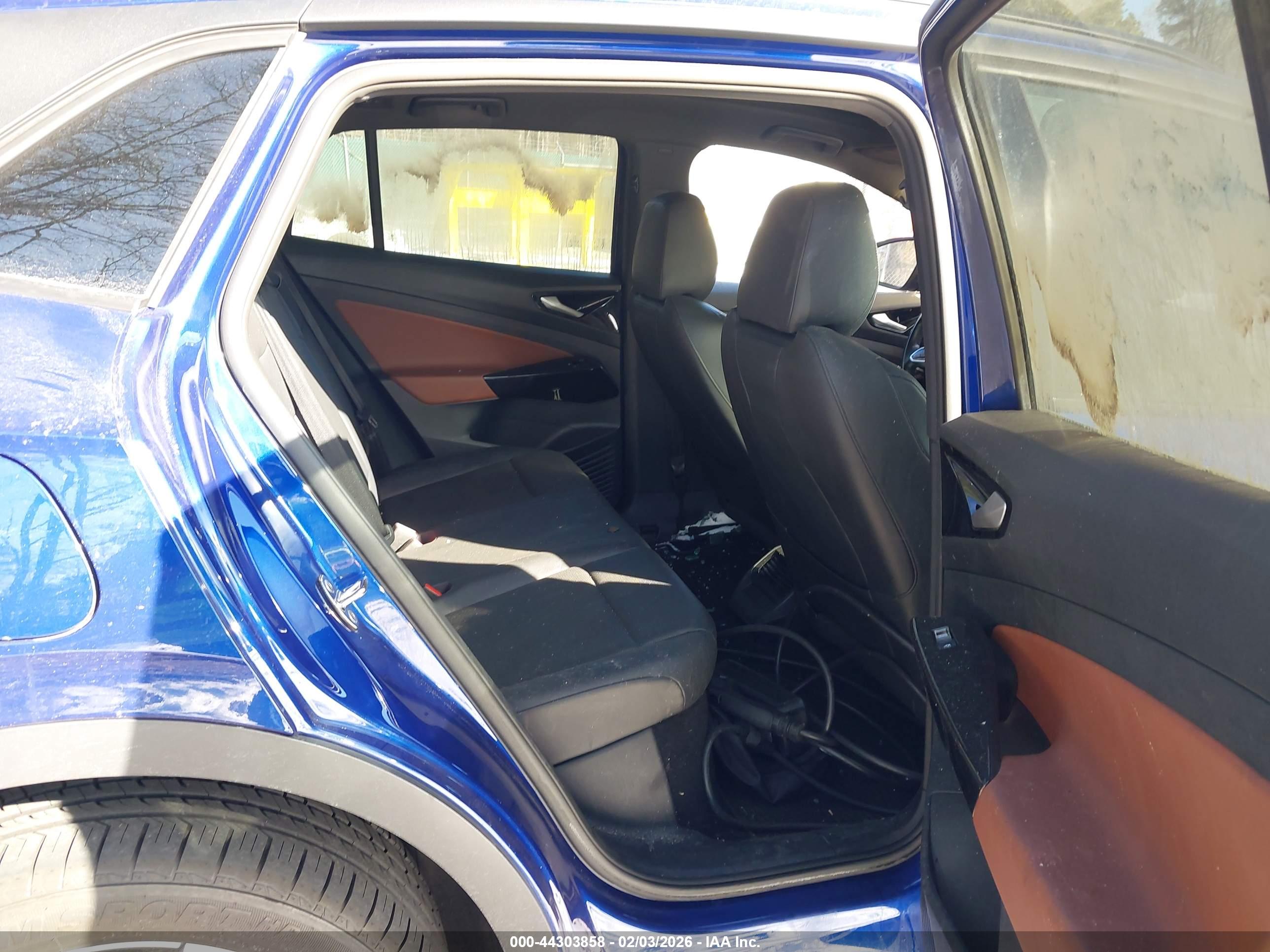 VOLKSWAGEN ID.4 image 8