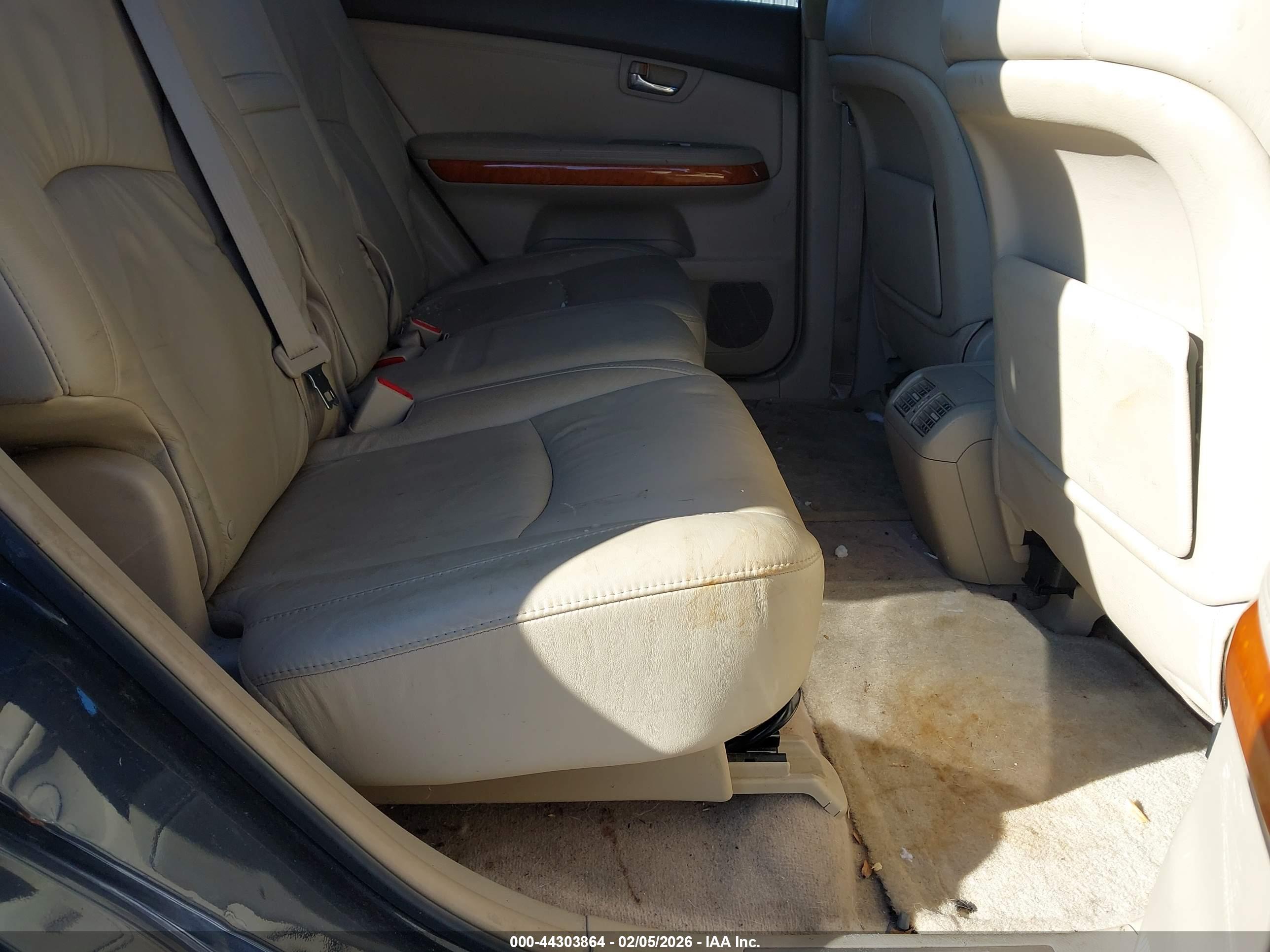 LEXUS RX image 8