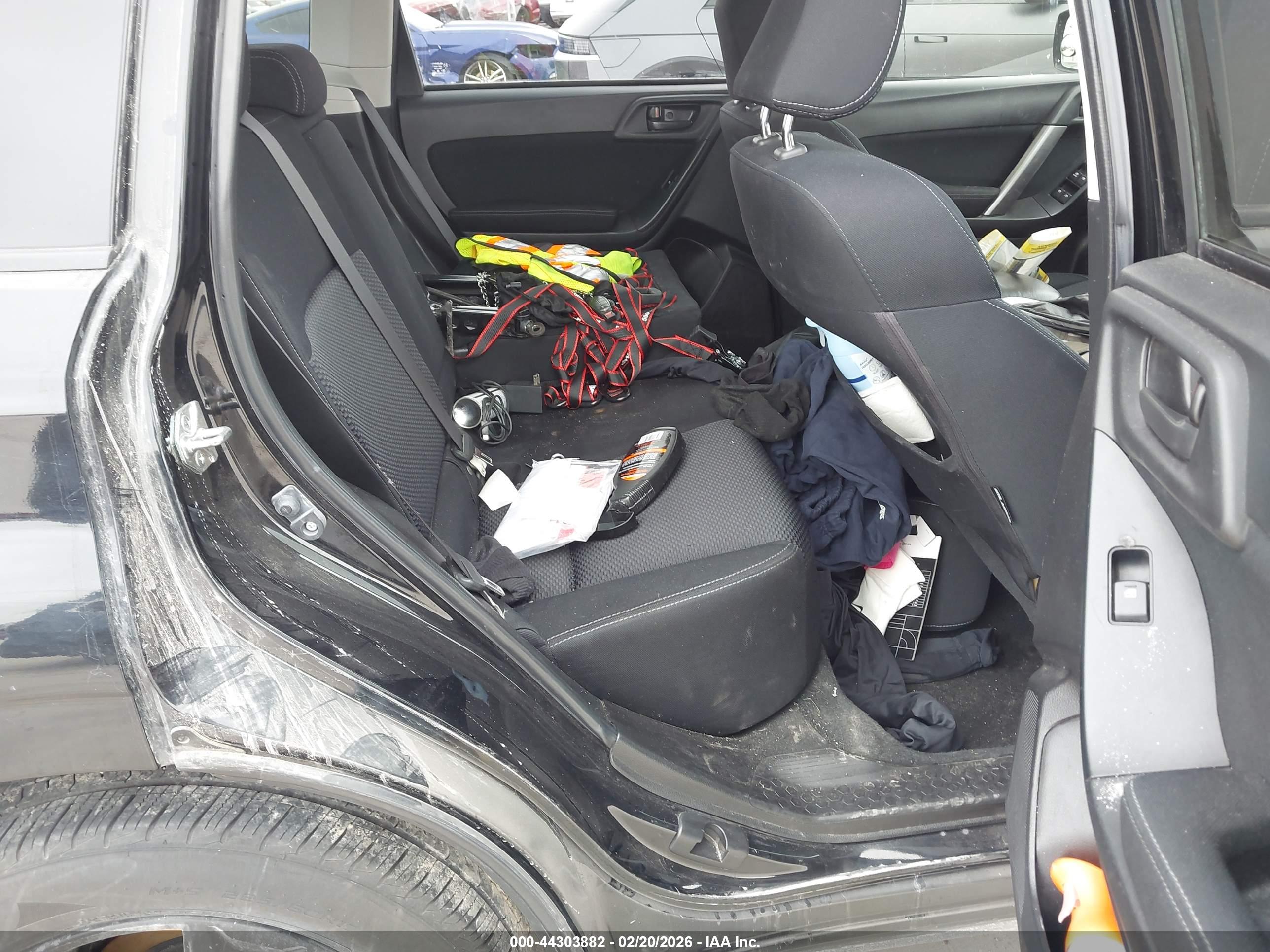SUBARU FORESTER image 8
