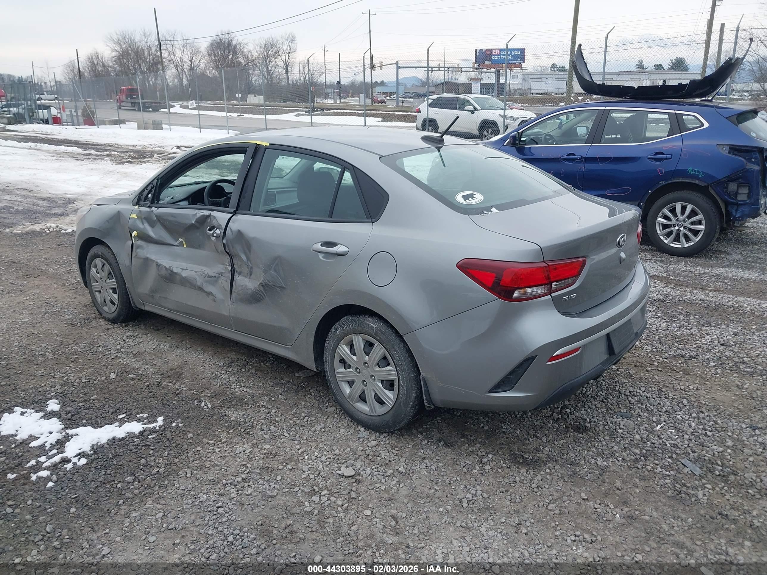 KIA RIO image 3