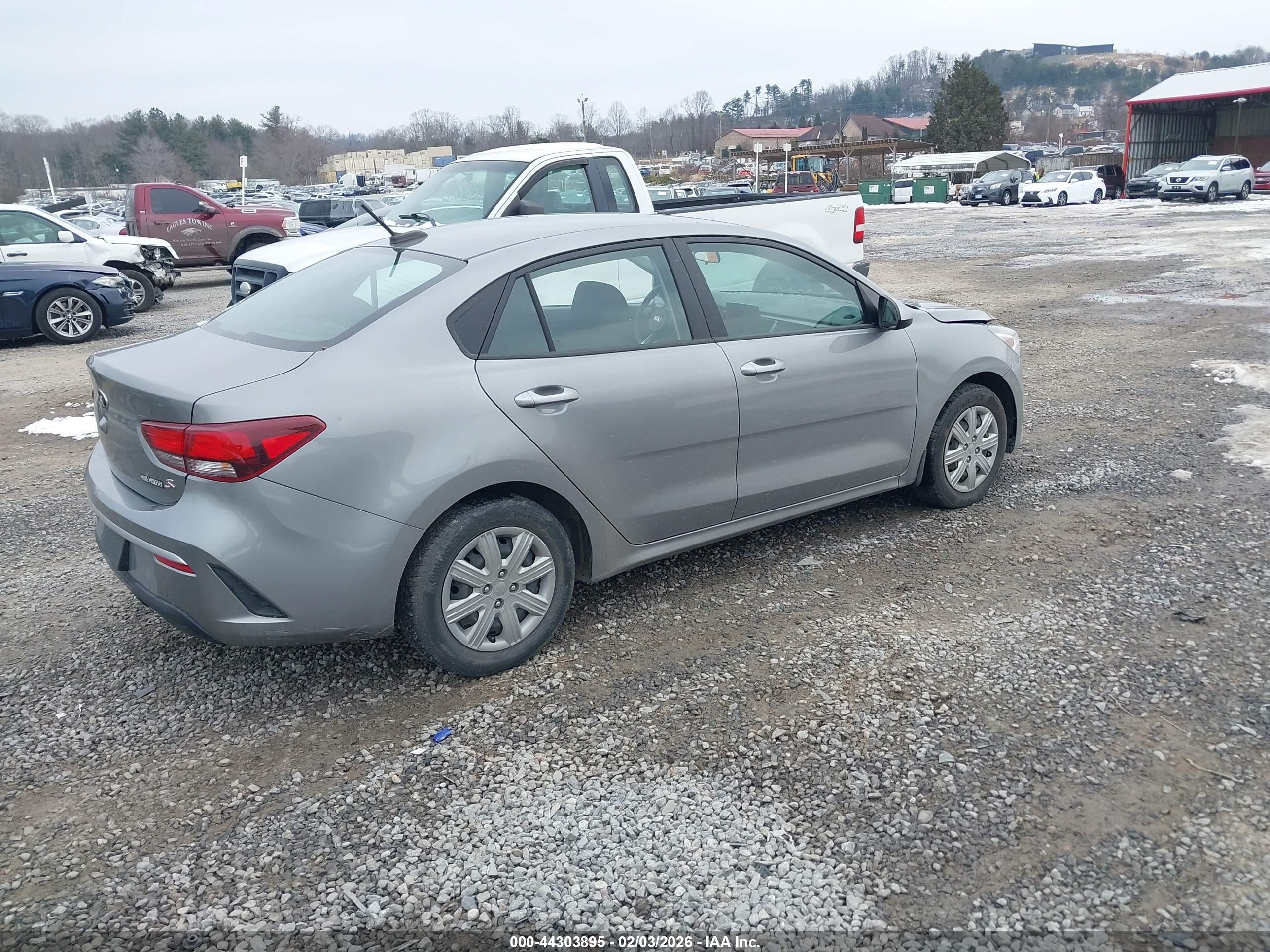 KIA RIO image 4
