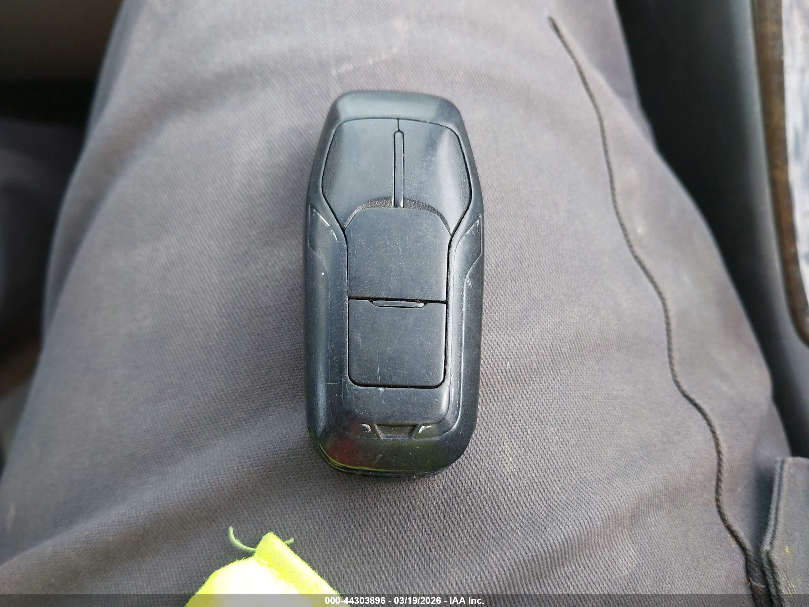 FORD FUSION image 11