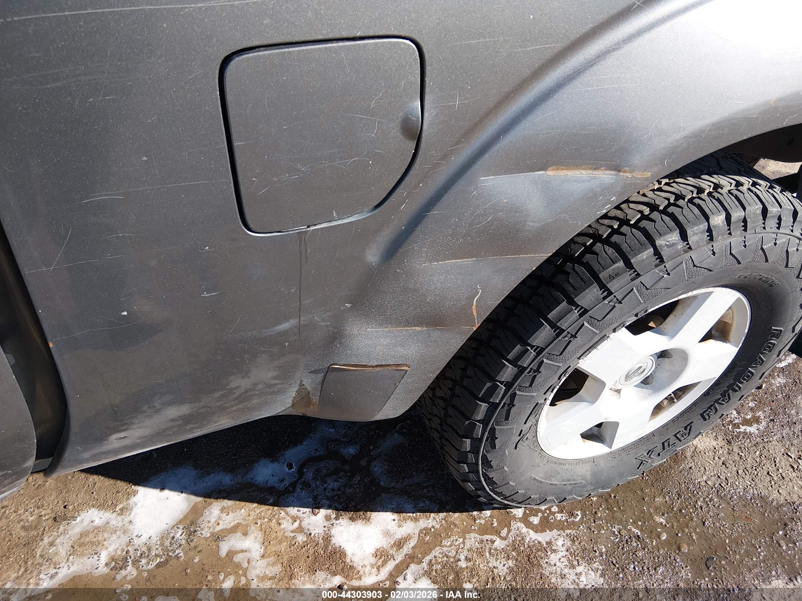 NISSAN FRONTIER image 6