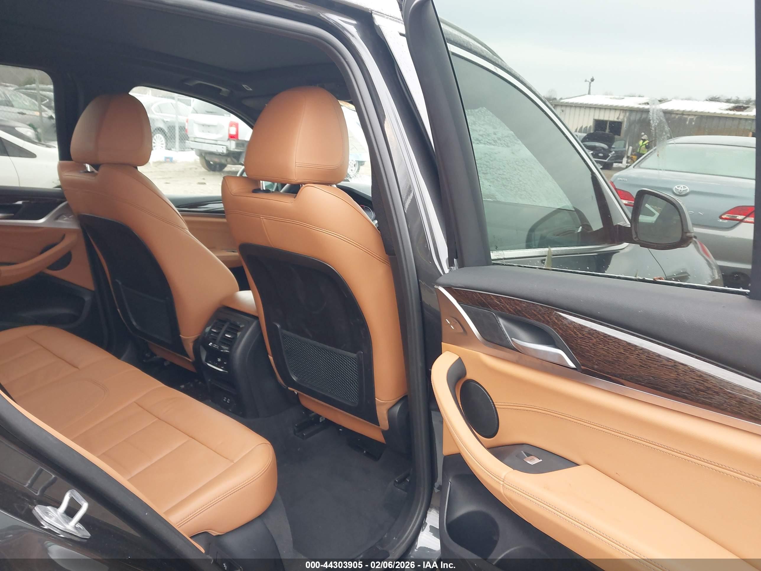 BMW X3 image 8