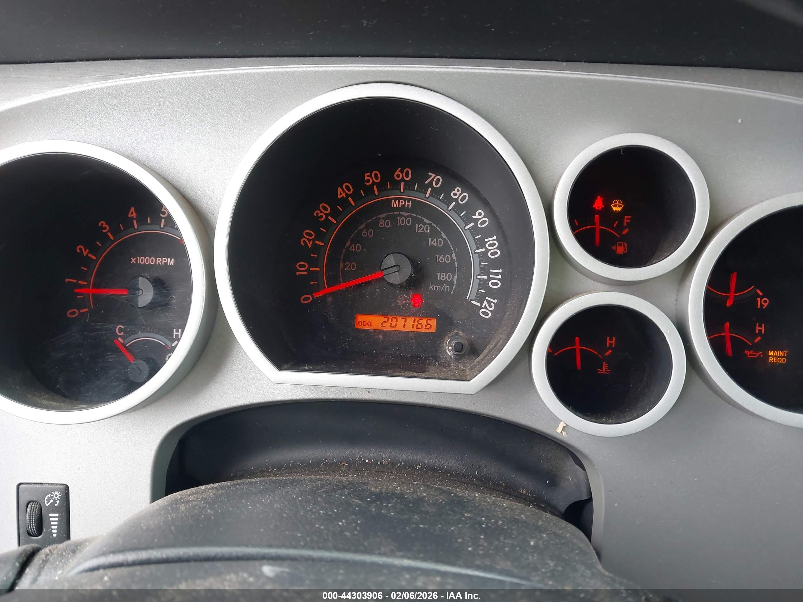 TOYOTA SEQUOIA image 7