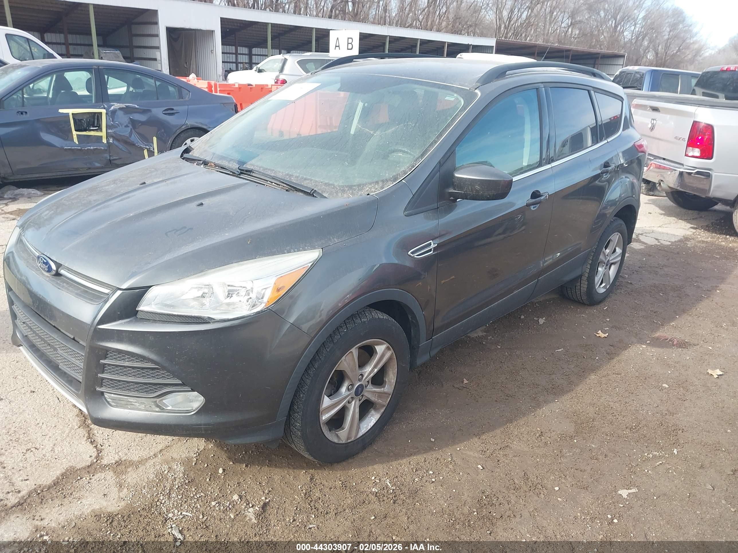 FORD ESCAPE image 2