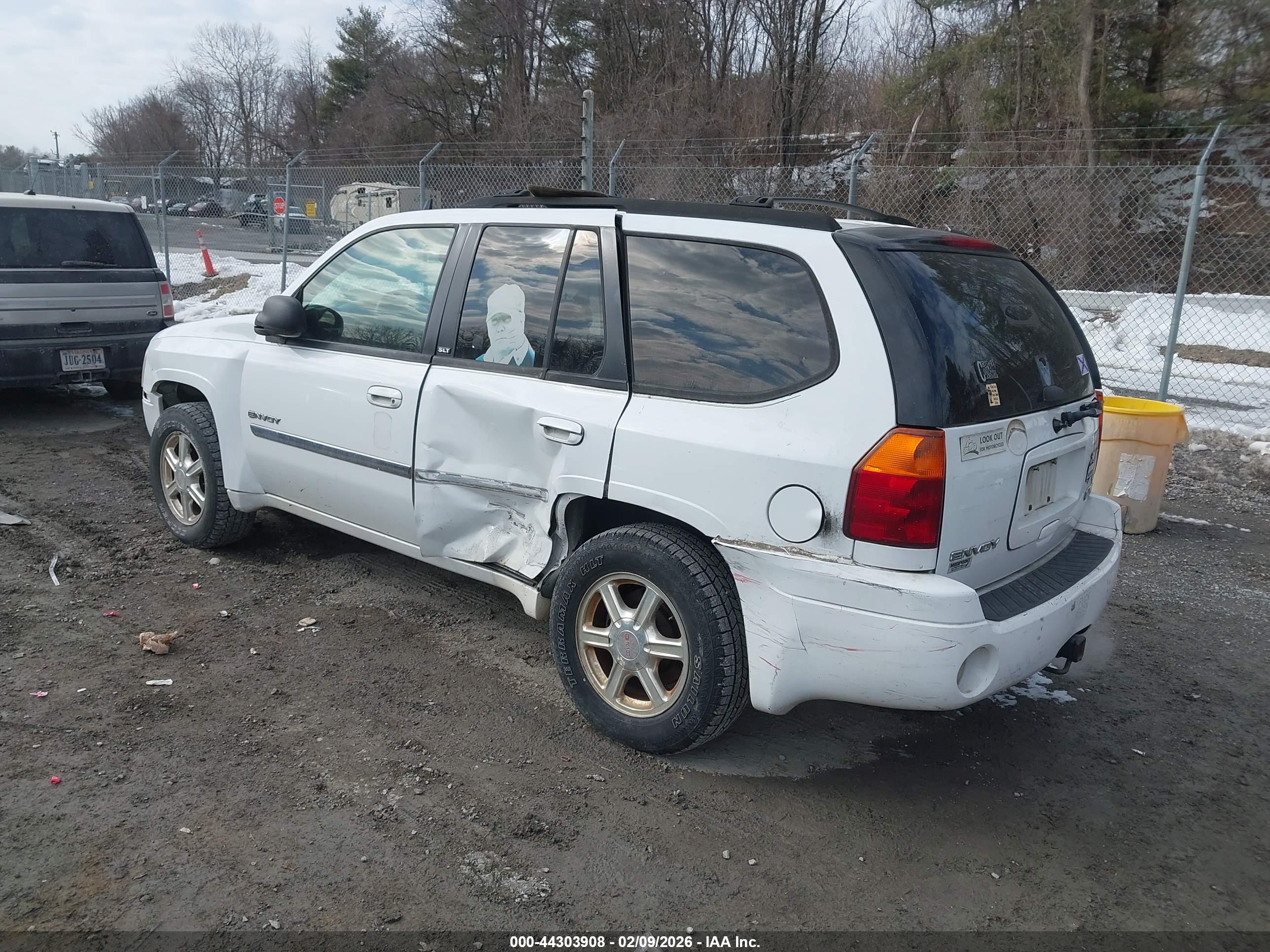 GMC ENVOY image 3
